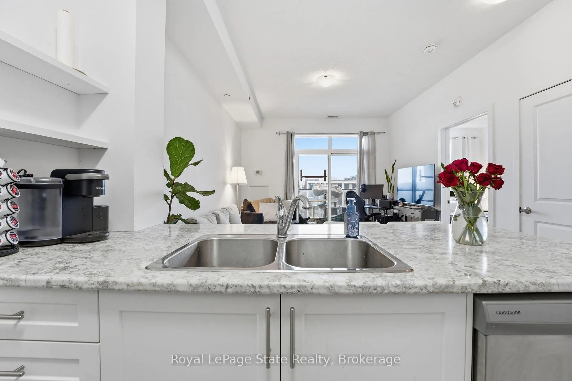 Photo 8 of Unit 624, 101 Shoreview Place, Hamilton, Lakeshore — HOMEH