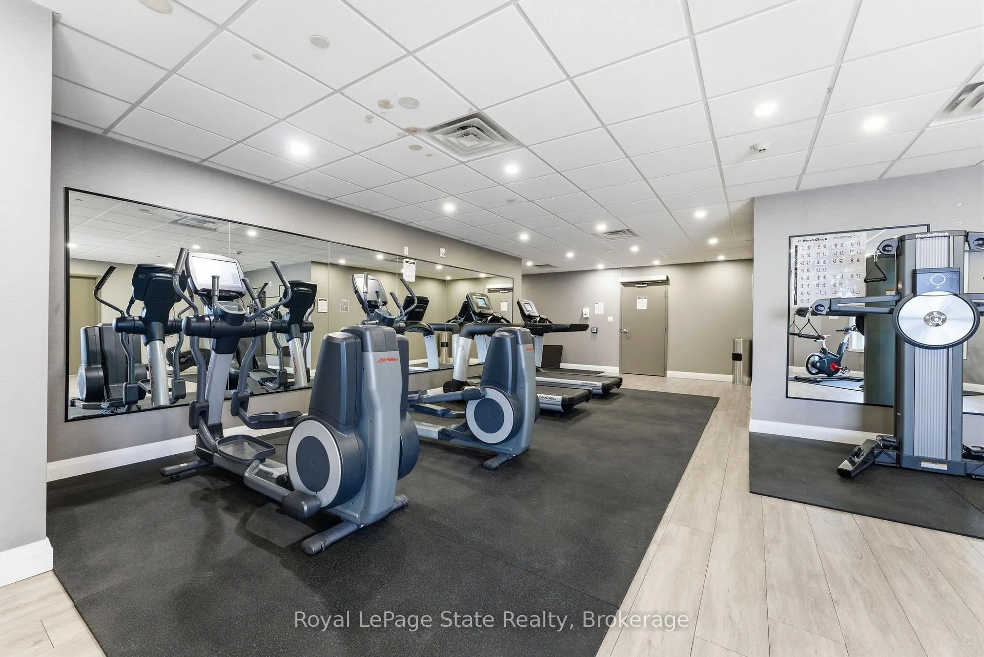 Photo 15 of Unit 624, 101 Shoreview Place, Hamilton, Lakeshore — HOMEH