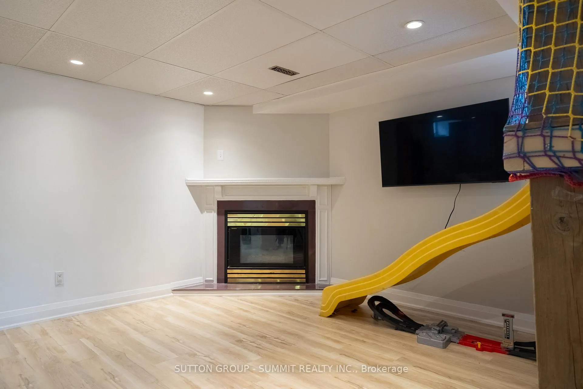 Photo 34 of 30 Buchanan Crescent, Thorold, Confederation Heights — HOMEH