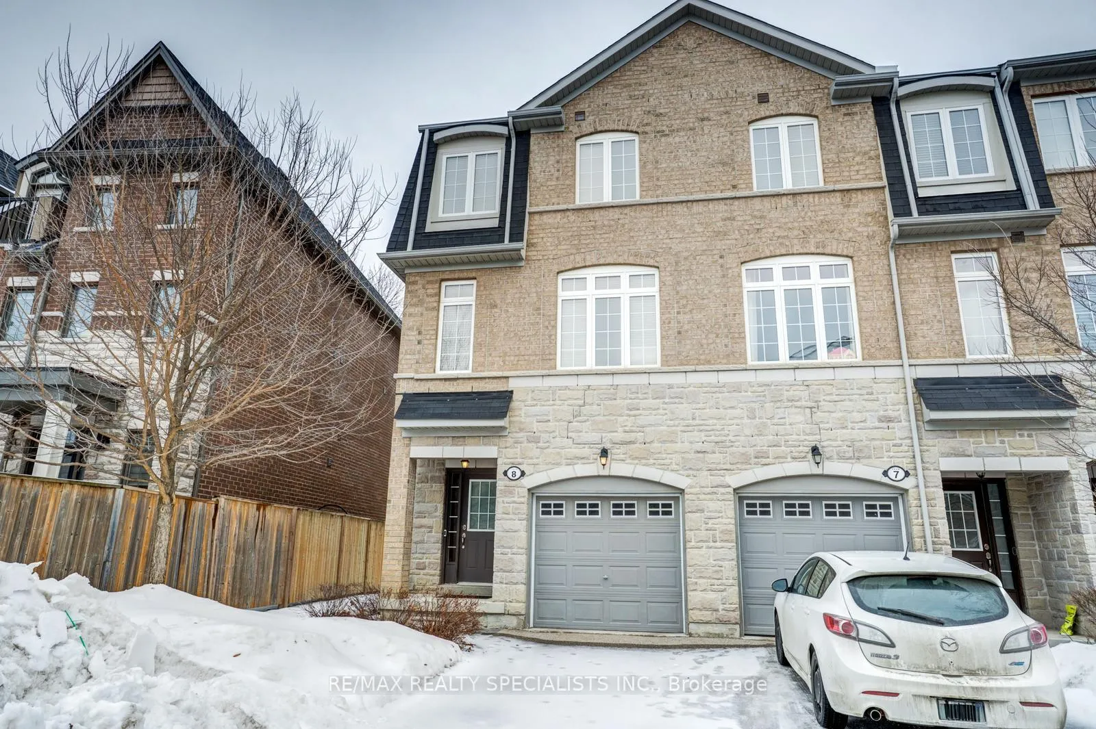 Front of Unit 8, 1129 Haig Boulevard
