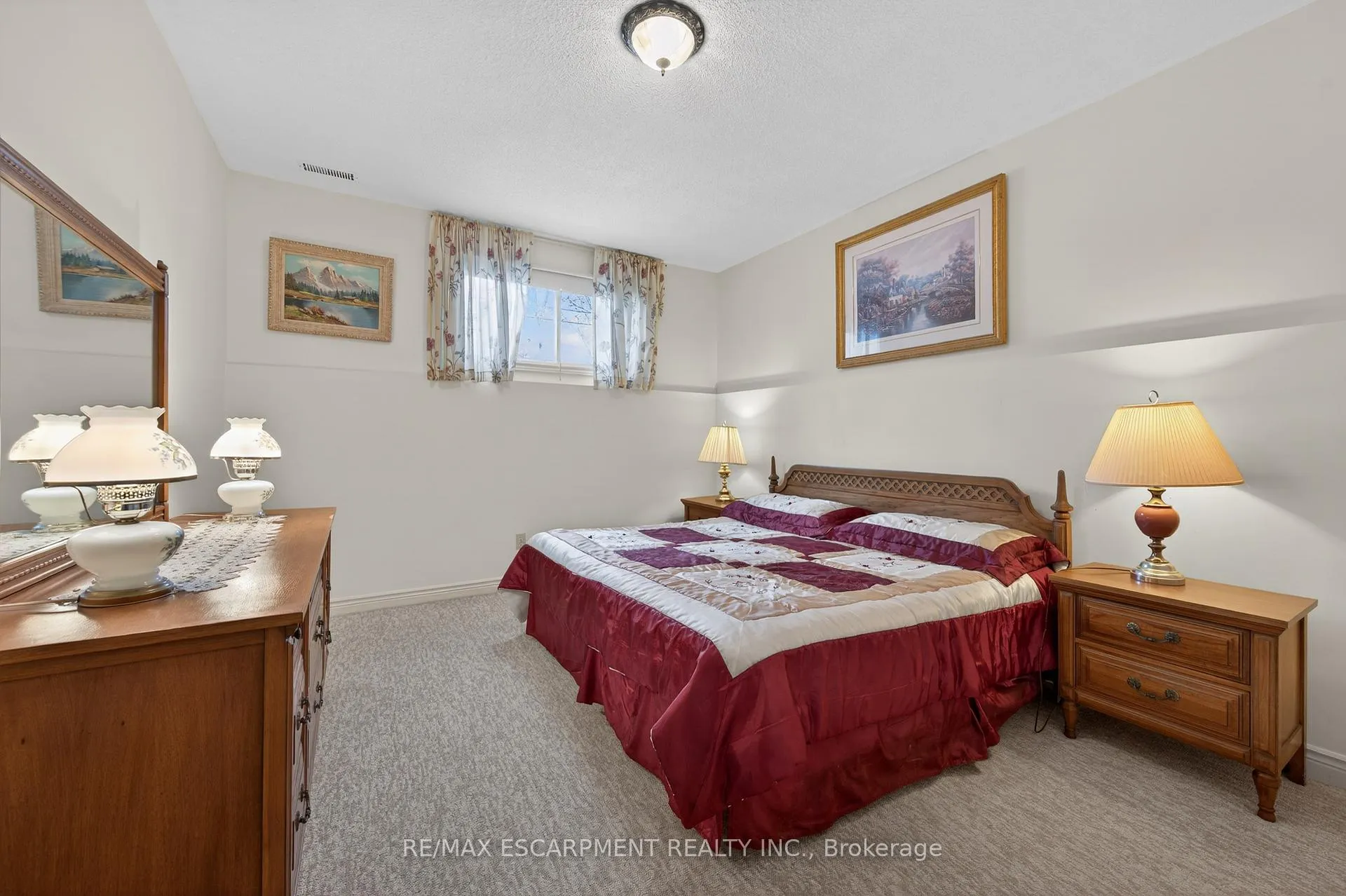 Photo 37 of 4 Hunter Road, Grimsby, Grimsby West — HOMEH