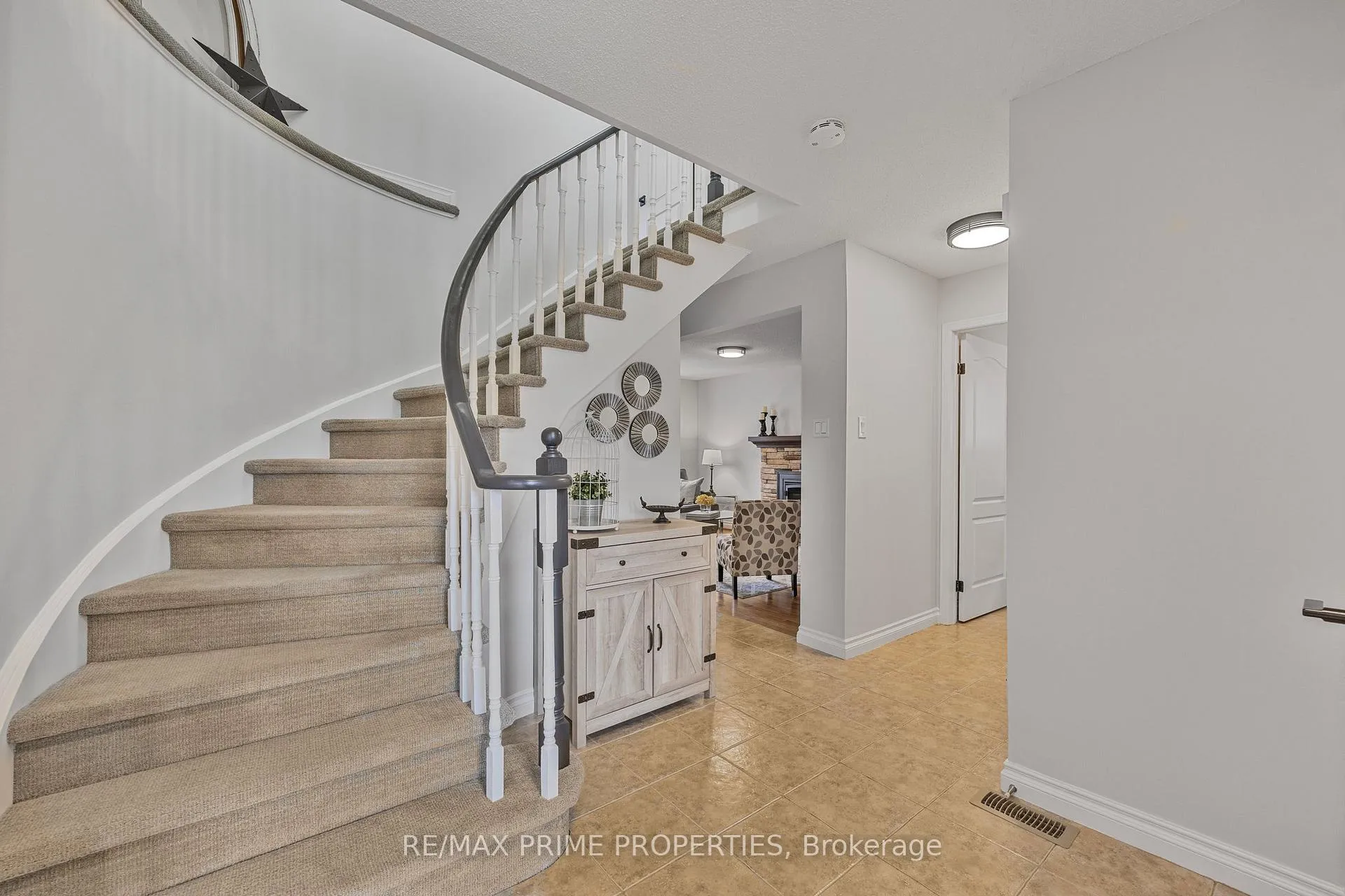 Photo 2 of 49 De Rose Avenue, Caledon, Bolton West — HOMEH