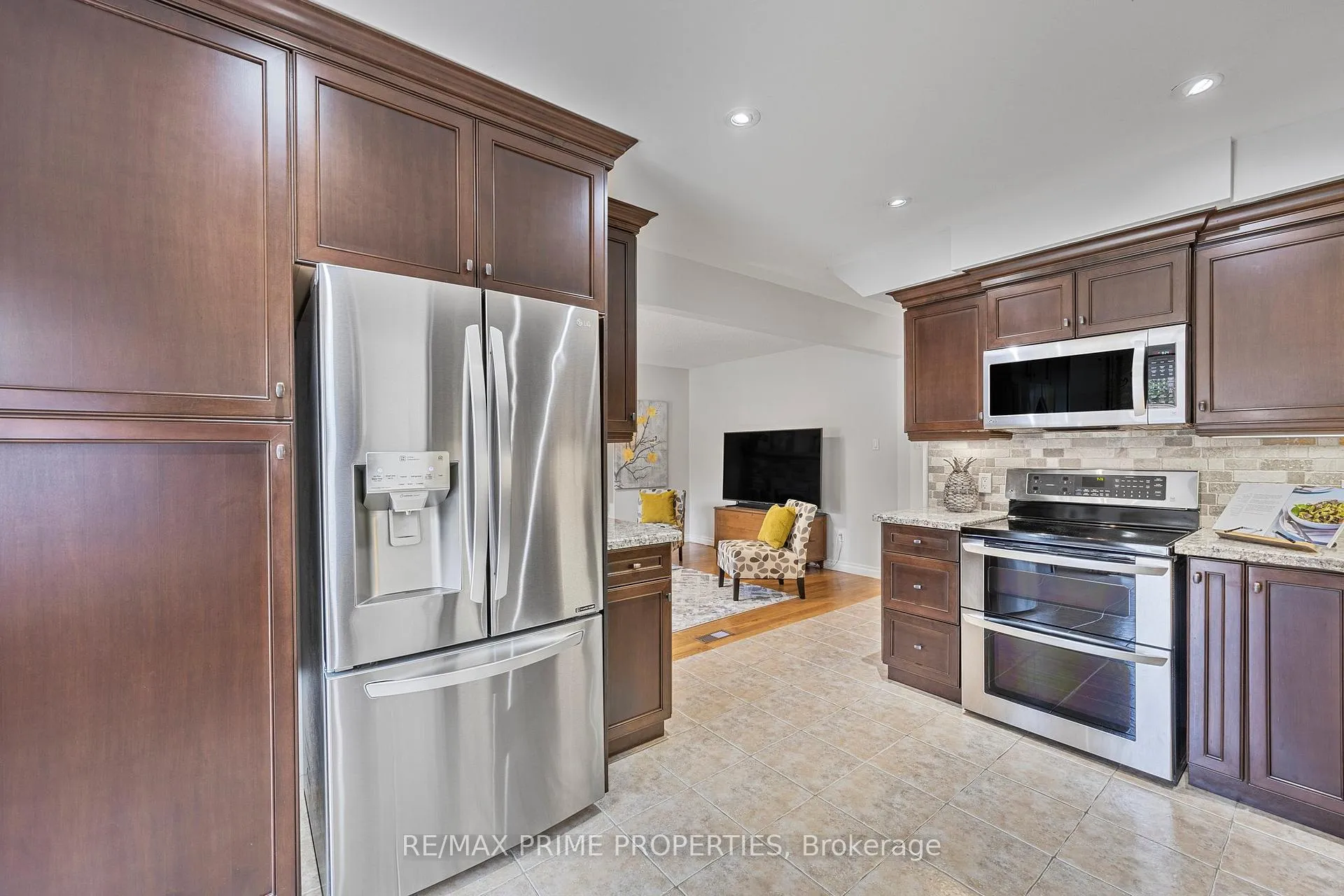 Photo 12 of 49 De Rose Avenue, Caledon, Bolton West — HOMEH