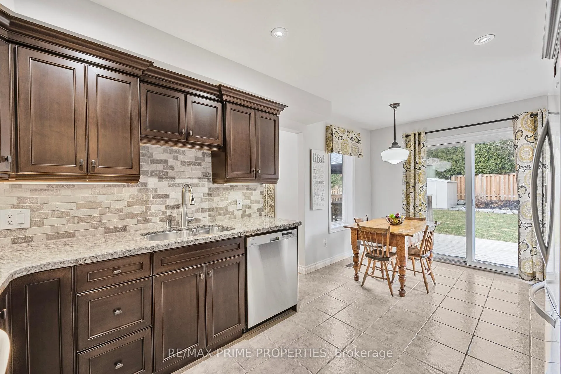 Photo 13 of 49 De Rose Avenue, Caledon, Bolton West — HOMEH