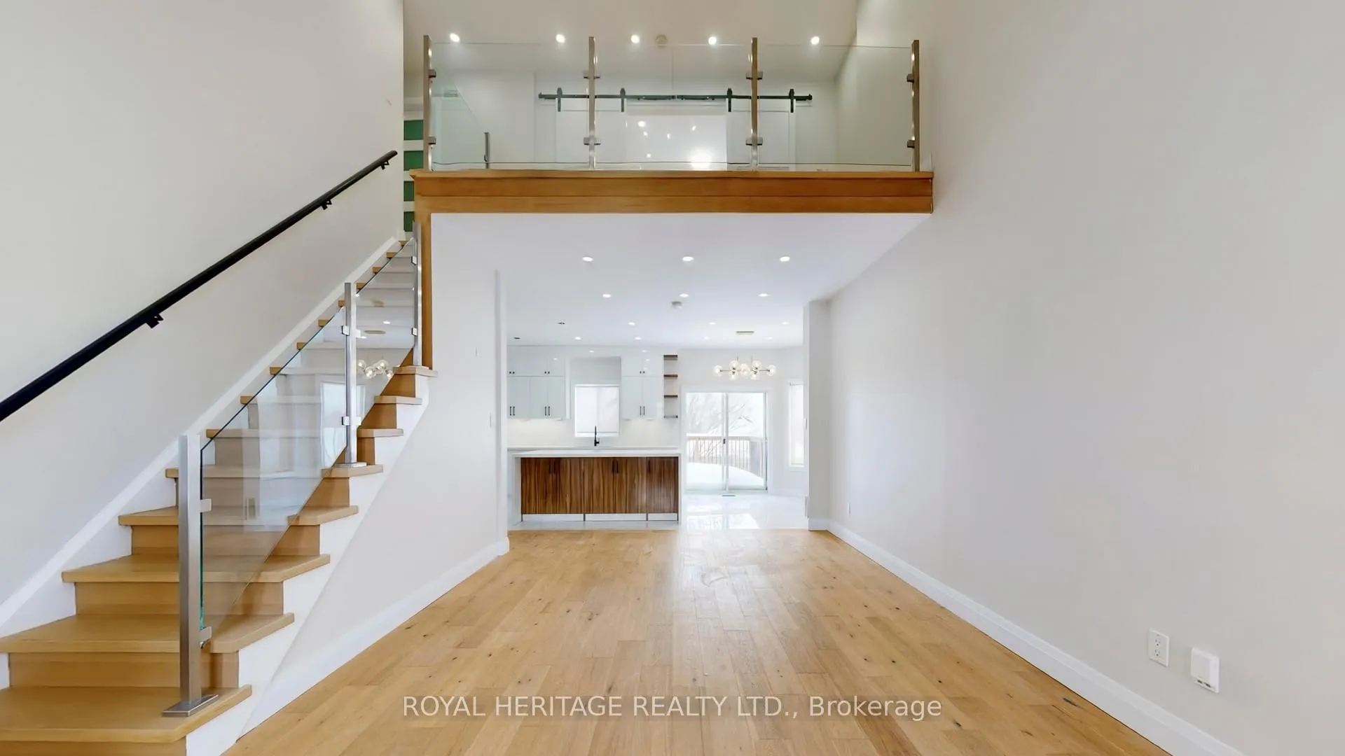Photo 5 of 53 Meadow's End Crescent, Uxbridge — HOMEH