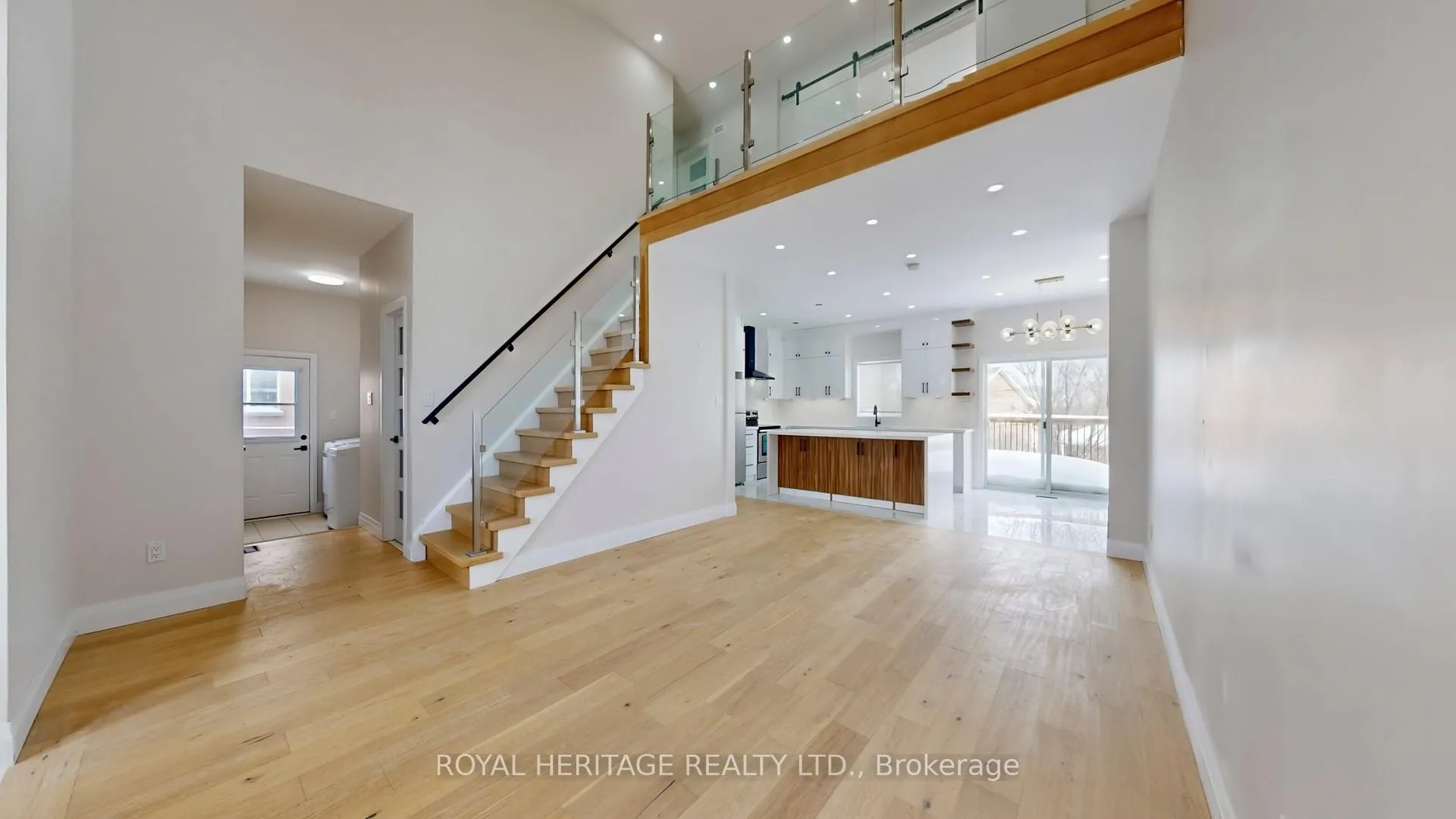 Photo 6 of 53 Meadow's End Crescent, Uxbridge — HOMEH