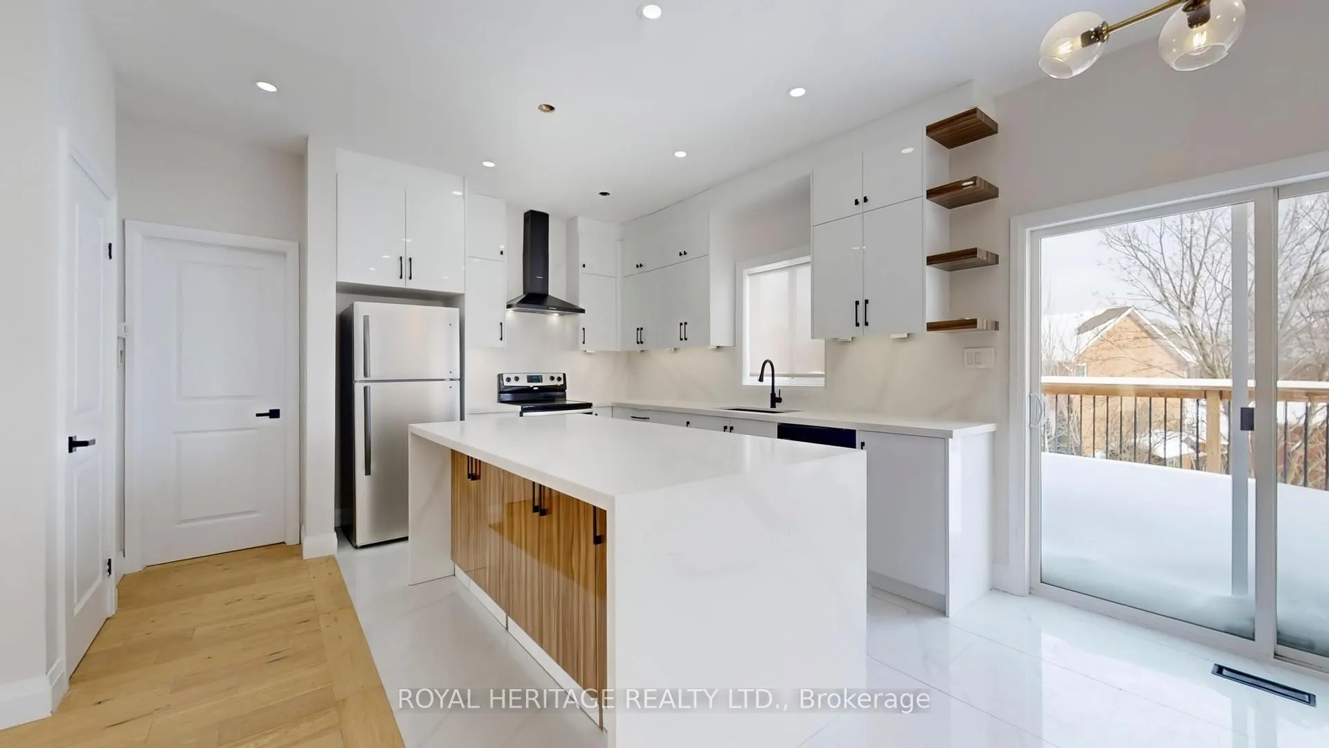 Photo 7 of 53 Meadow's End Crescent, Uxbridge — HOMEH