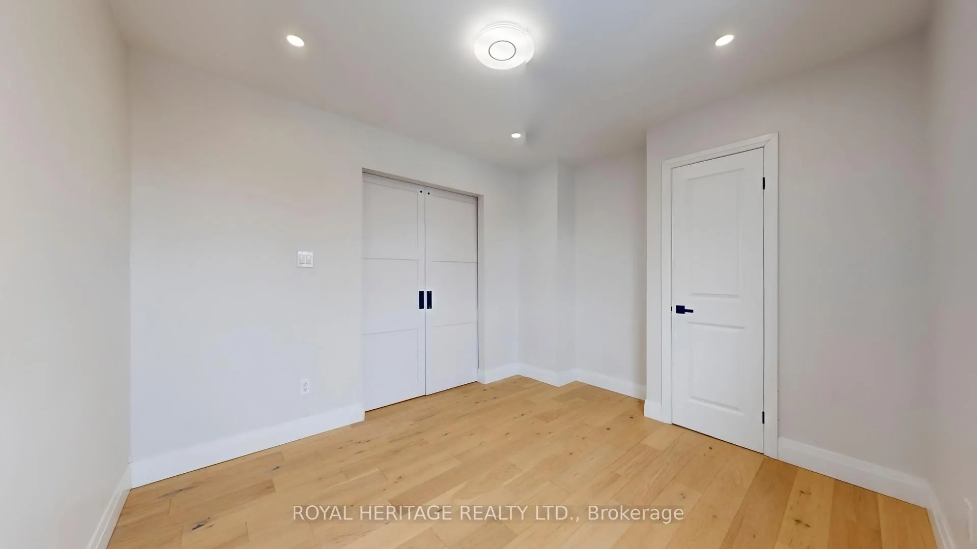 Photo 23 of 53 Meadow's End Crescent, Uxbridge — HOMEH
