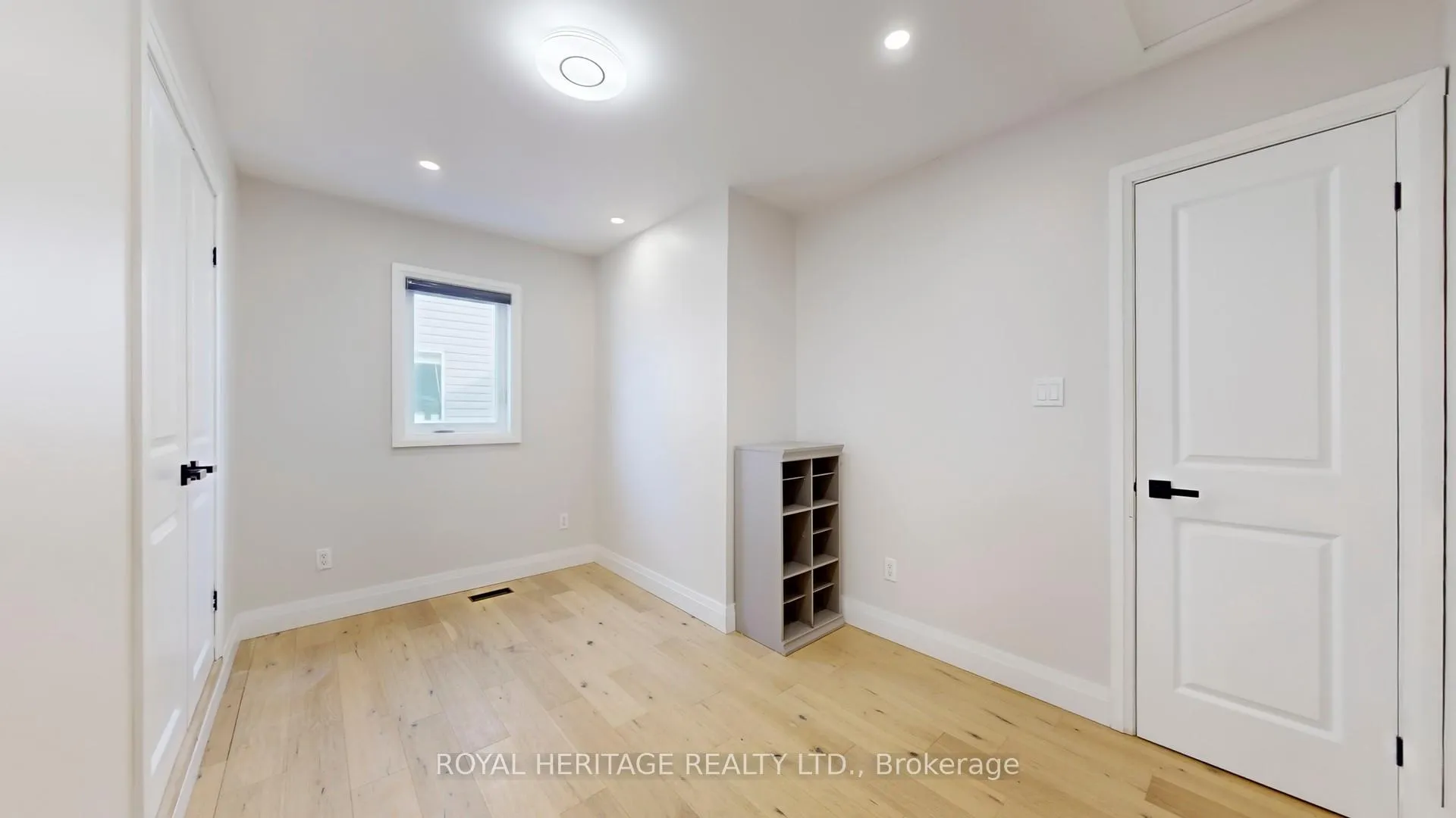 Photo 27 of 53 Meadow's End Crescent, Uxbridge — HOMEH