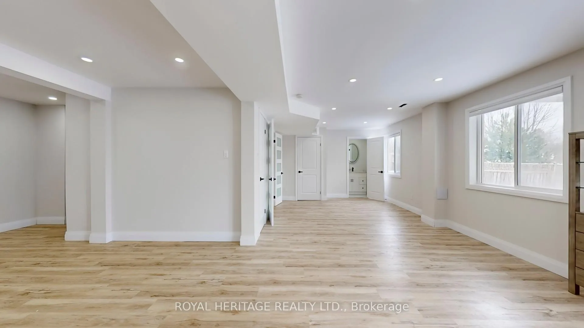 Photo 33 of 53 Meadow's End Crescent, Uxbridge — HOMEH