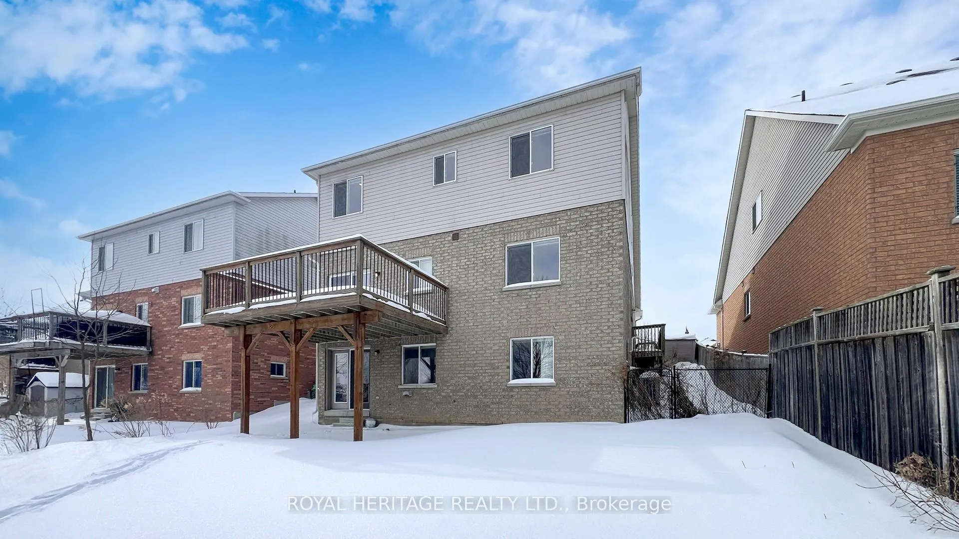 Photo 42 of 53 Meadow's End Crescent, Uxbridge — HOMEH