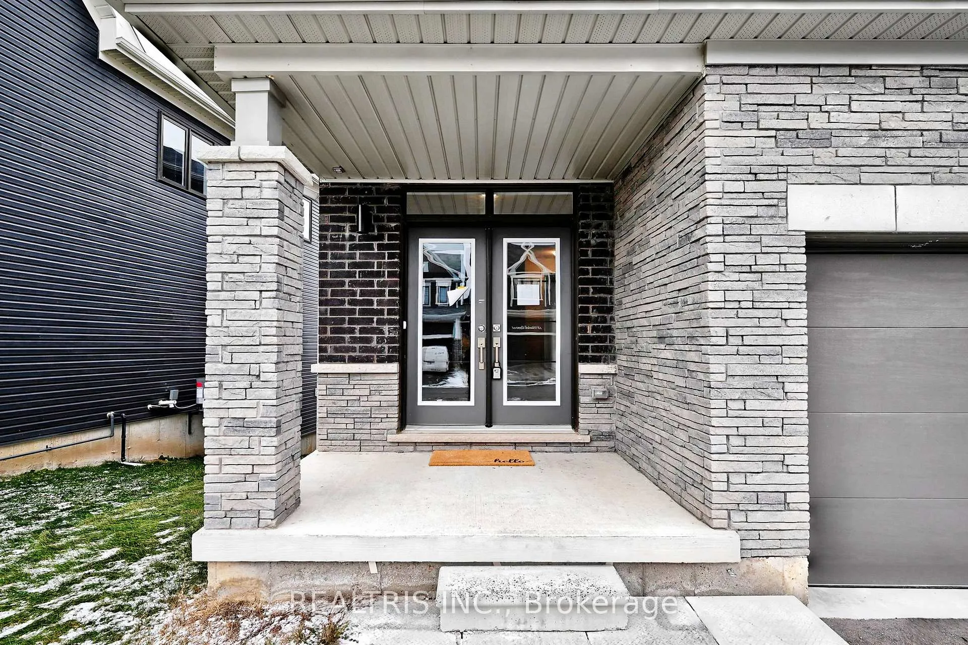 Photo 2 of 84 Hawick Crescent, Haldimand — HOMEH