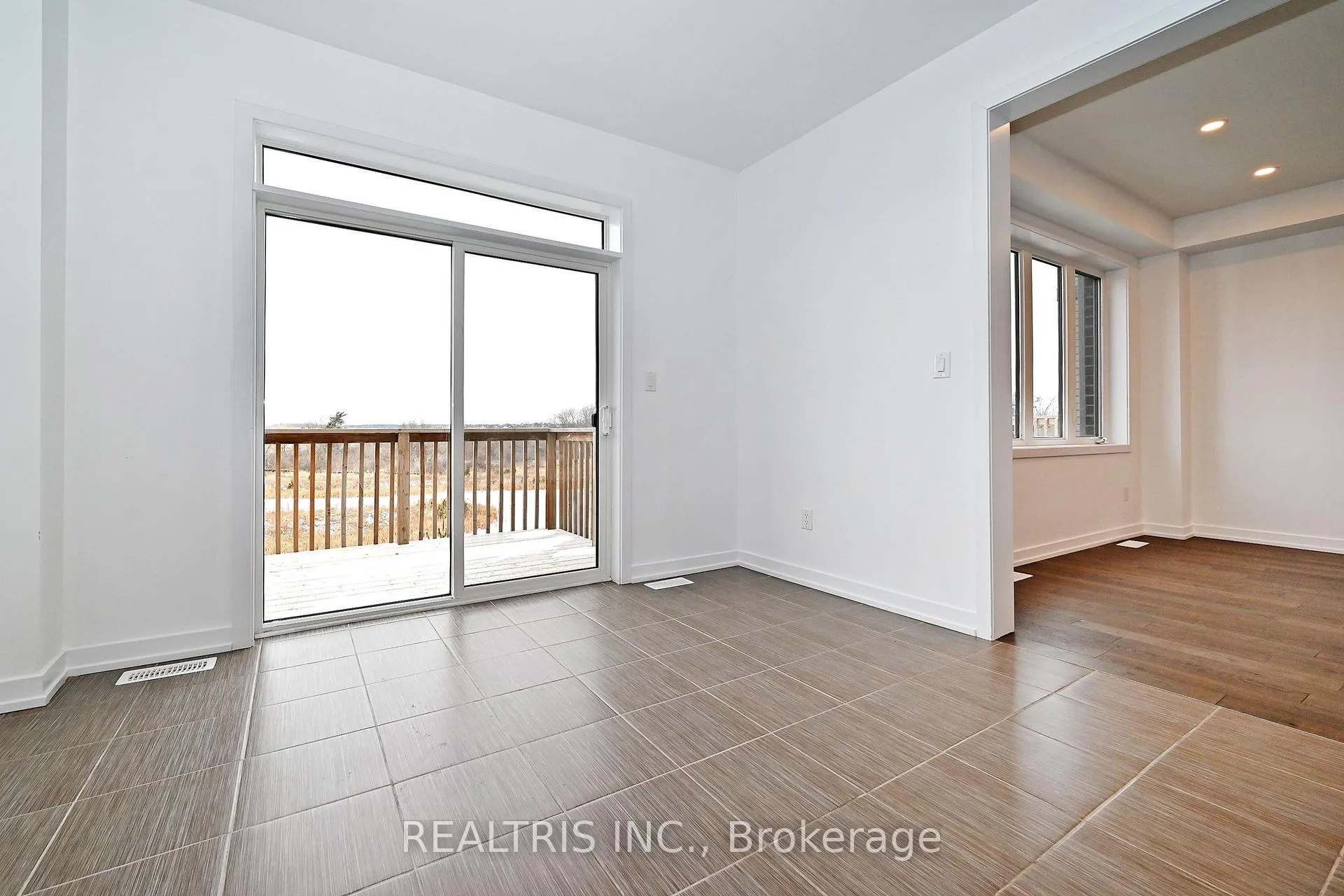 Photo 11 of 84 Hawick Crescent, Haldimand — HOMEH