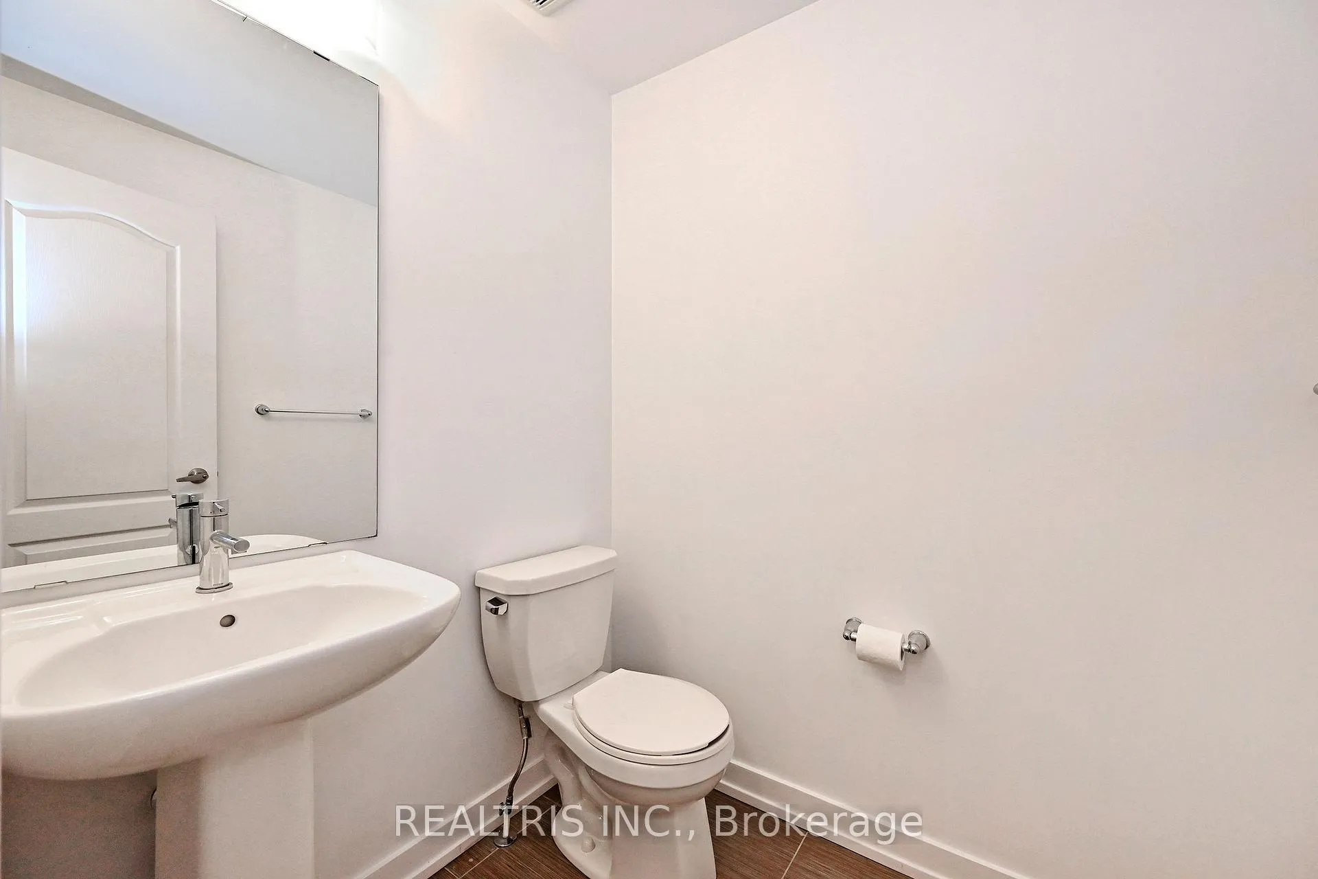 Photo 14 of 84 Hawick Crescent, Haldimand — HOMEH