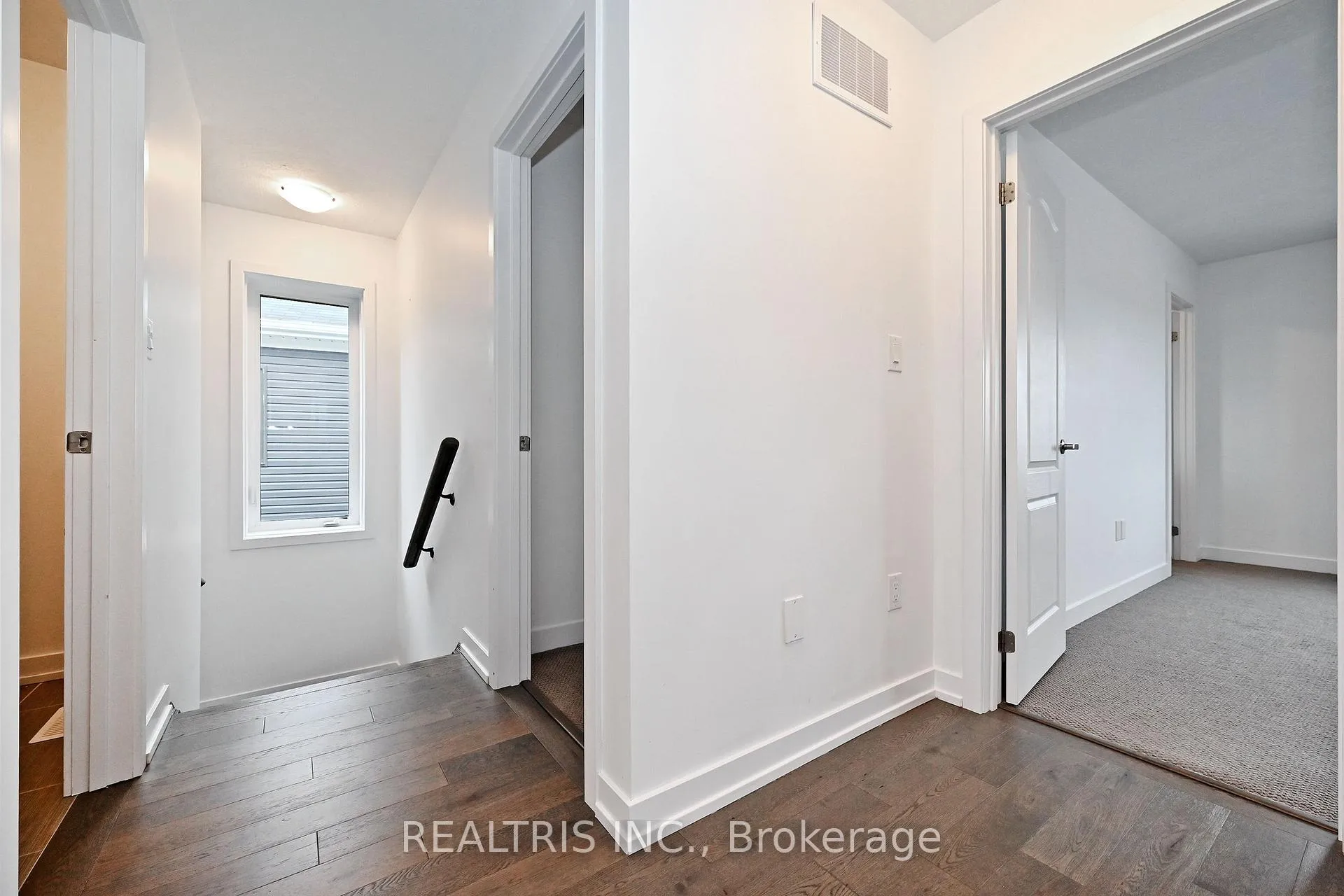 Photo 16 of 84 Hawick Crescent, Haldimand — HOMEH