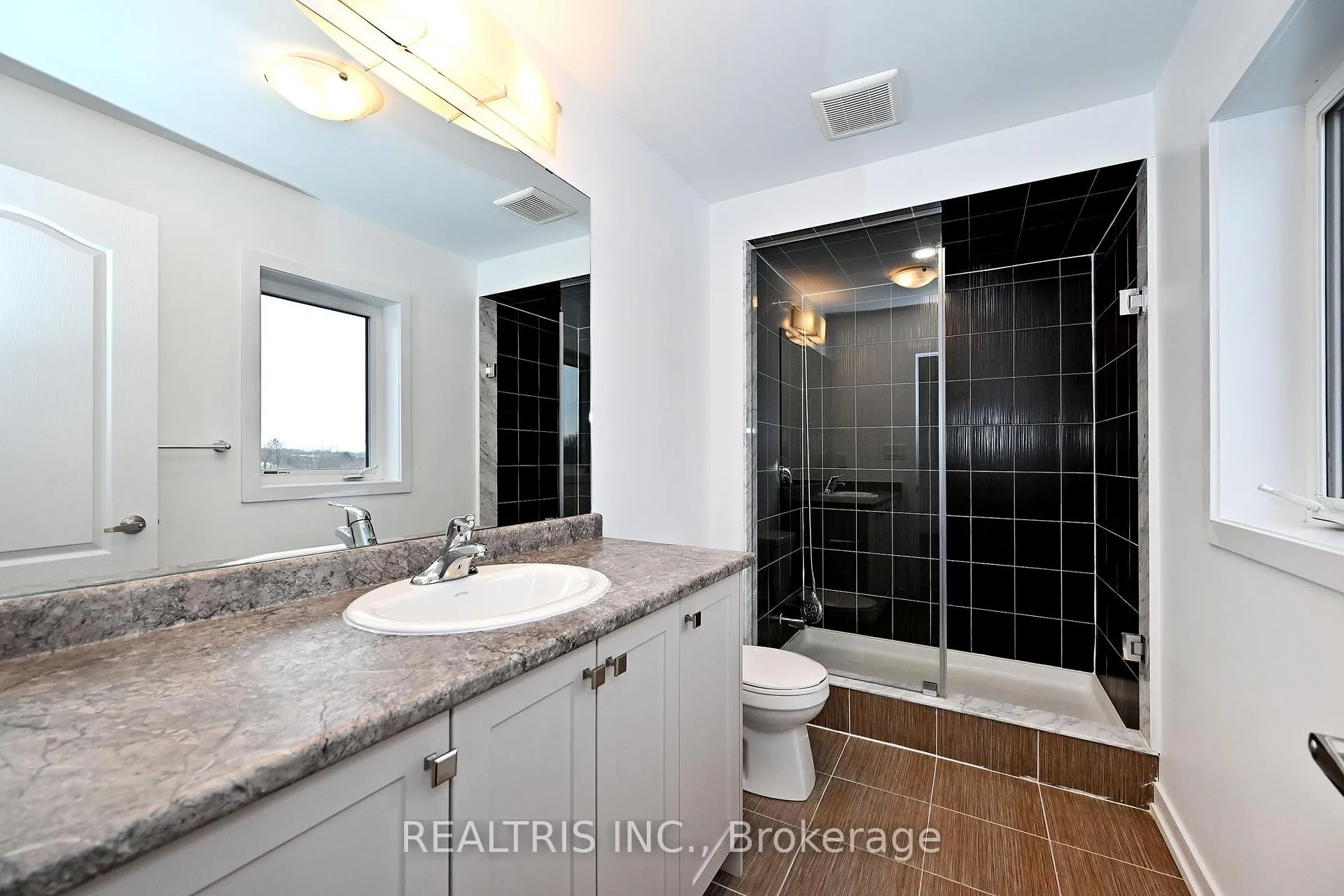 Photo 21 of 84 Hawick Crescent, Haldimand — HOMEH