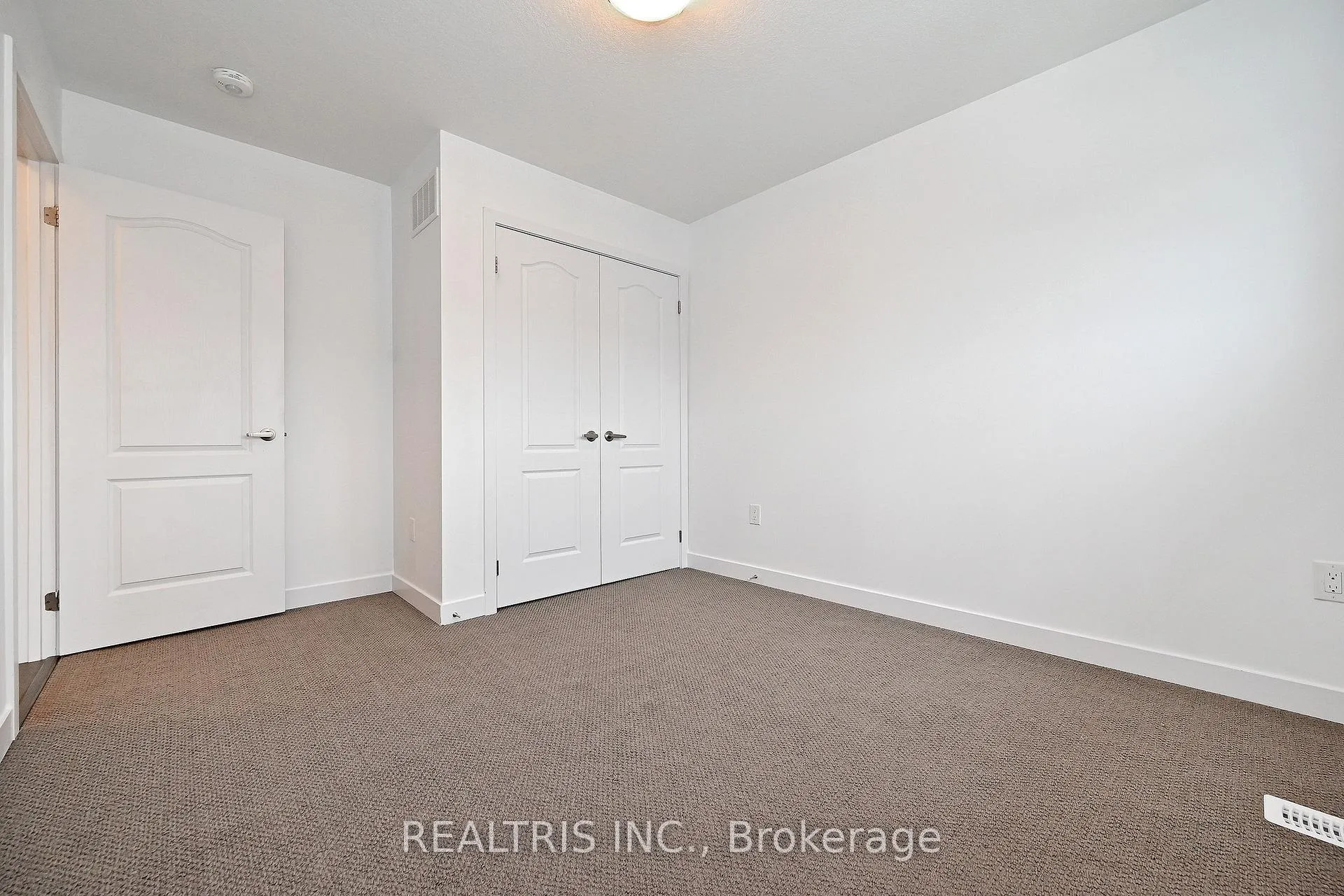 Photo 30 of 84 Hawick Crescent, Haldimand — HOMEH