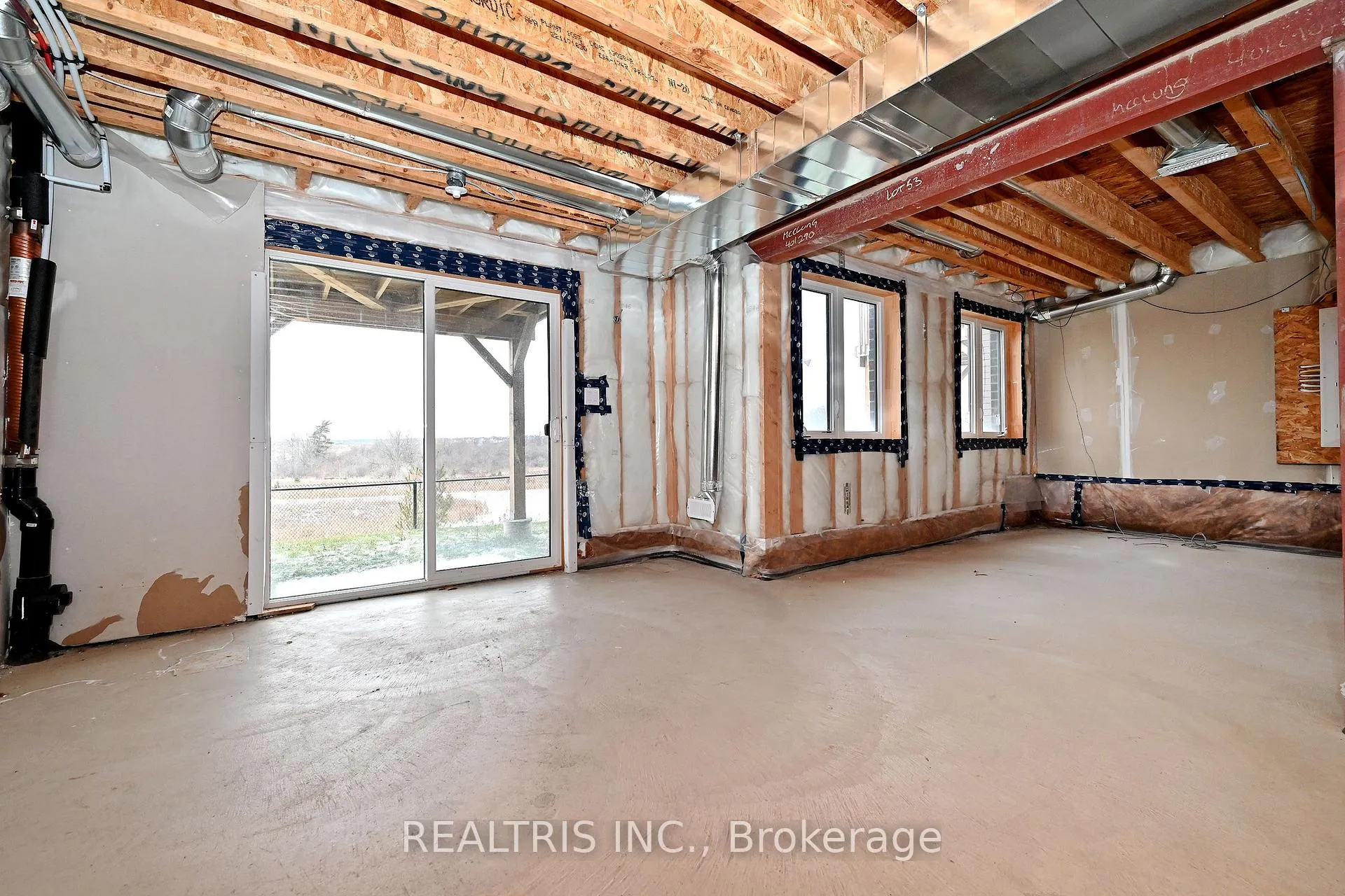 Photo 35 of 84 Hawick Crescent, Haldimand — HOMEH