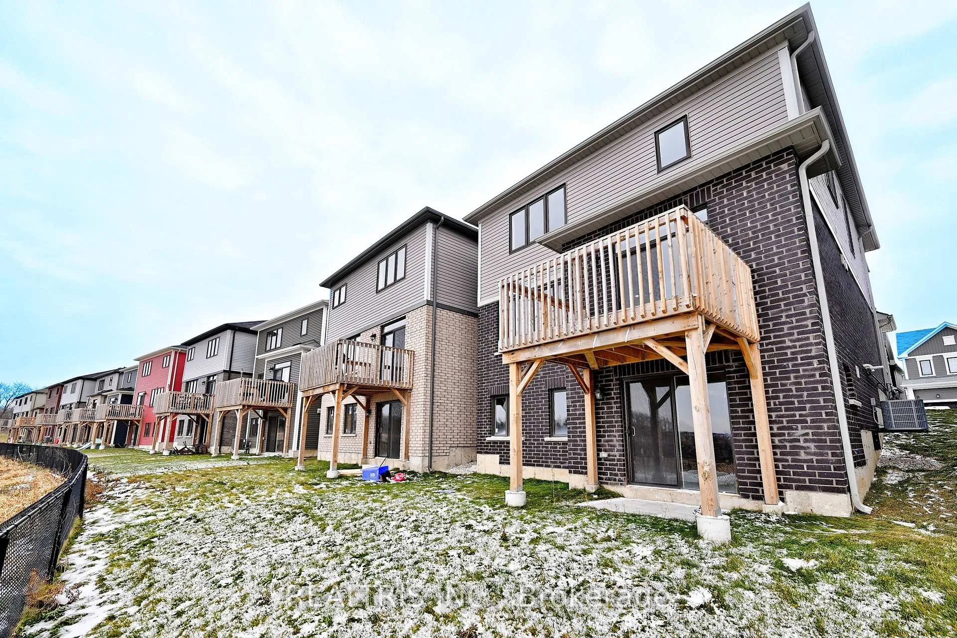 Photo 39 of 84 Hawick Crescent, Haldimand — HOMEH