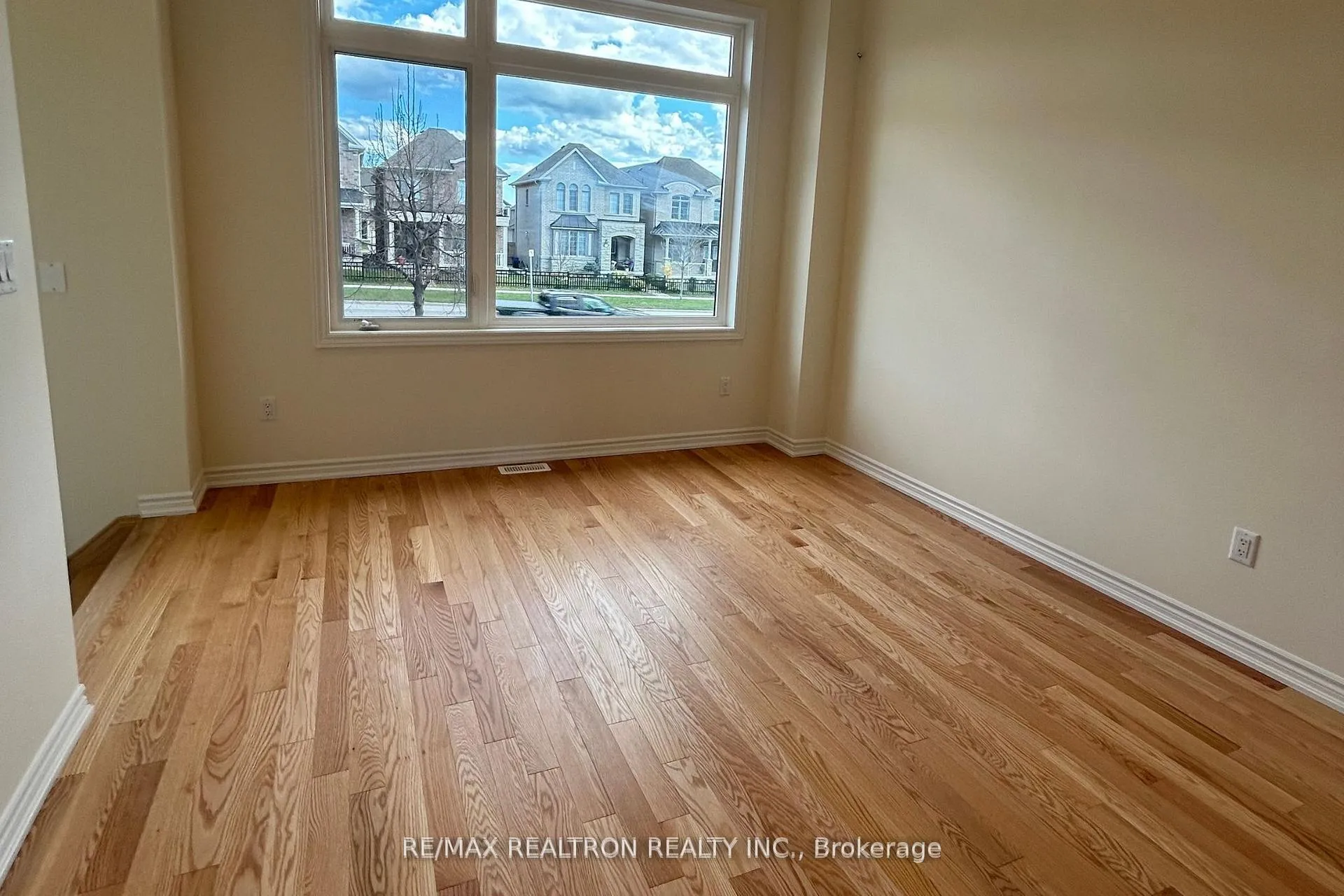 Photo 15 of 9 Mountainside Crescent, Whitby, Rolling Acres — HOMEH