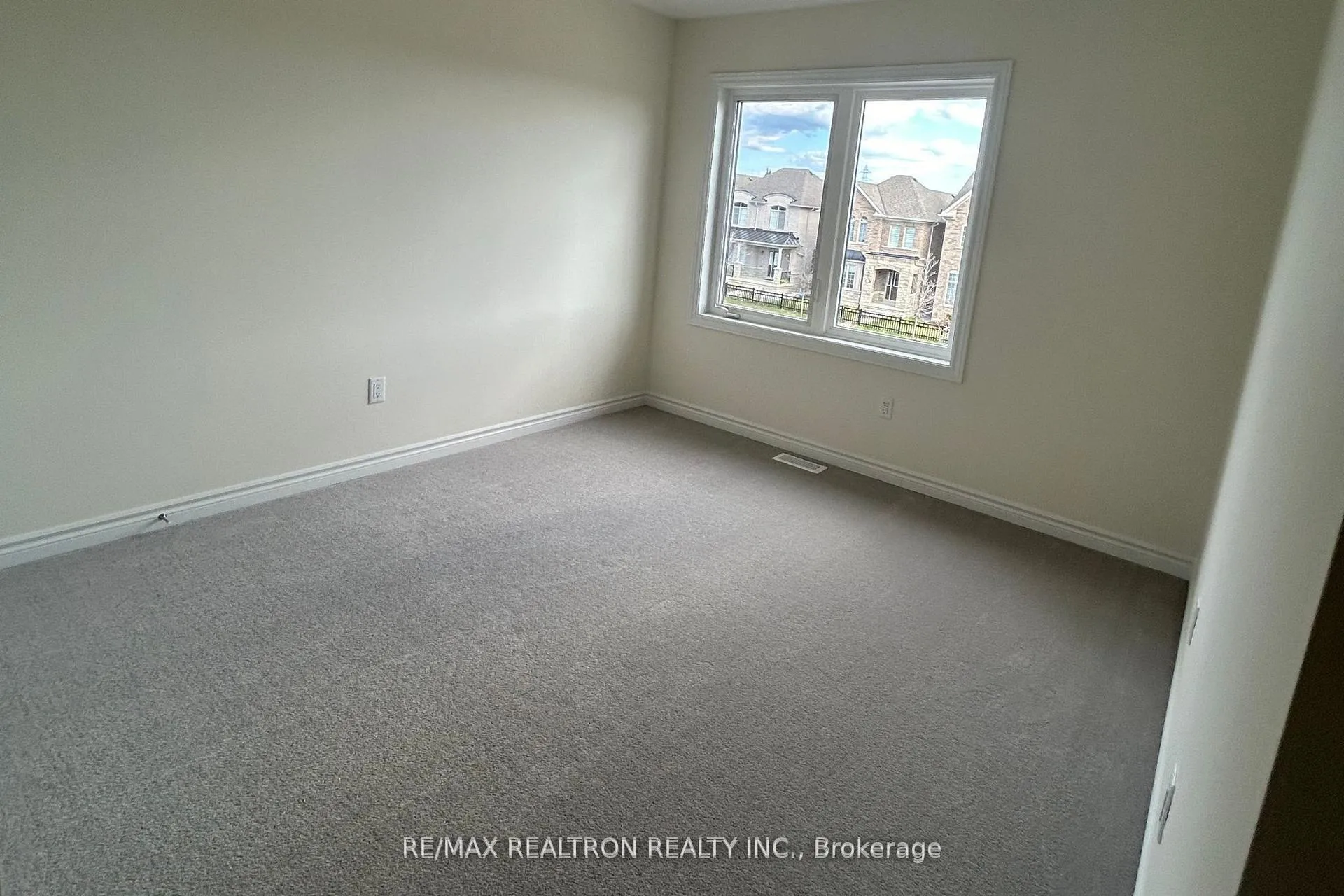 Photo 23 of 9 Mountainside Crescent, Whitby, Rolling Acres — HOMEH