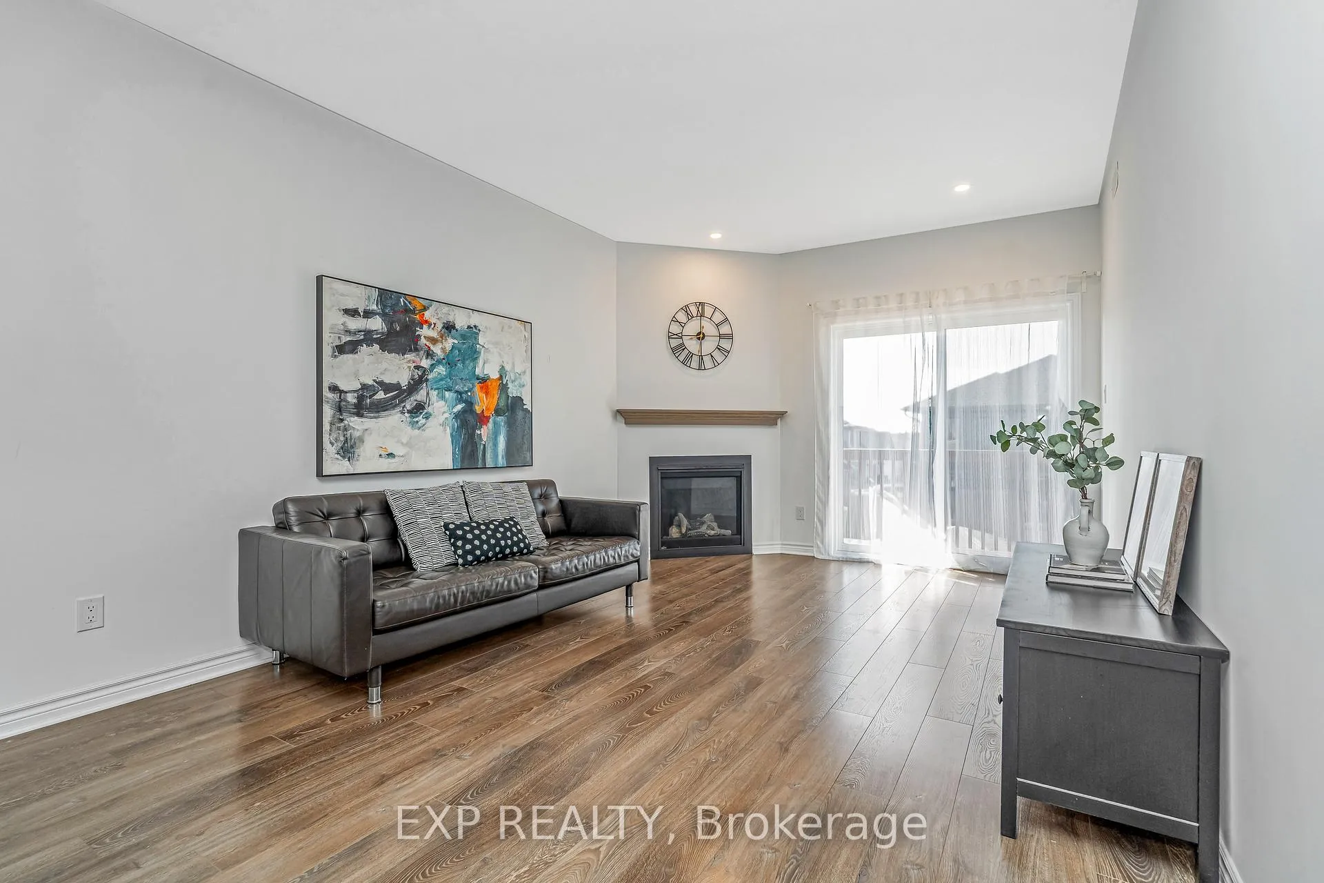 Photo 3 of 72 Dun Skipper Drive, Ottawa, Blossom Park/Kemp Park/Findlay Creek — HOMEH