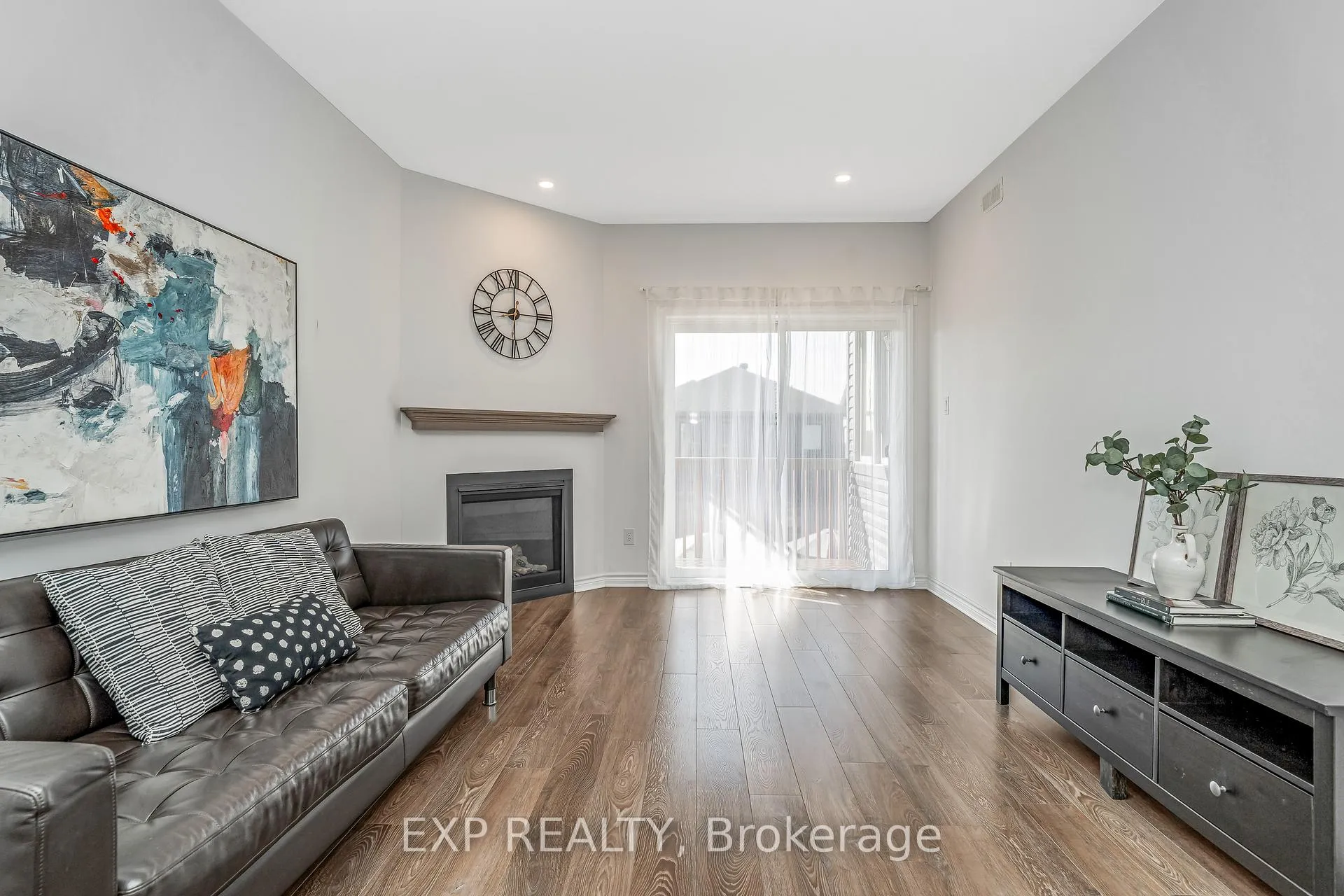 Photo 4 of 72 Dun Skipper Drive, Ottawa, Blossom Park/Kemp Park/Findlay Creek — HOMEH