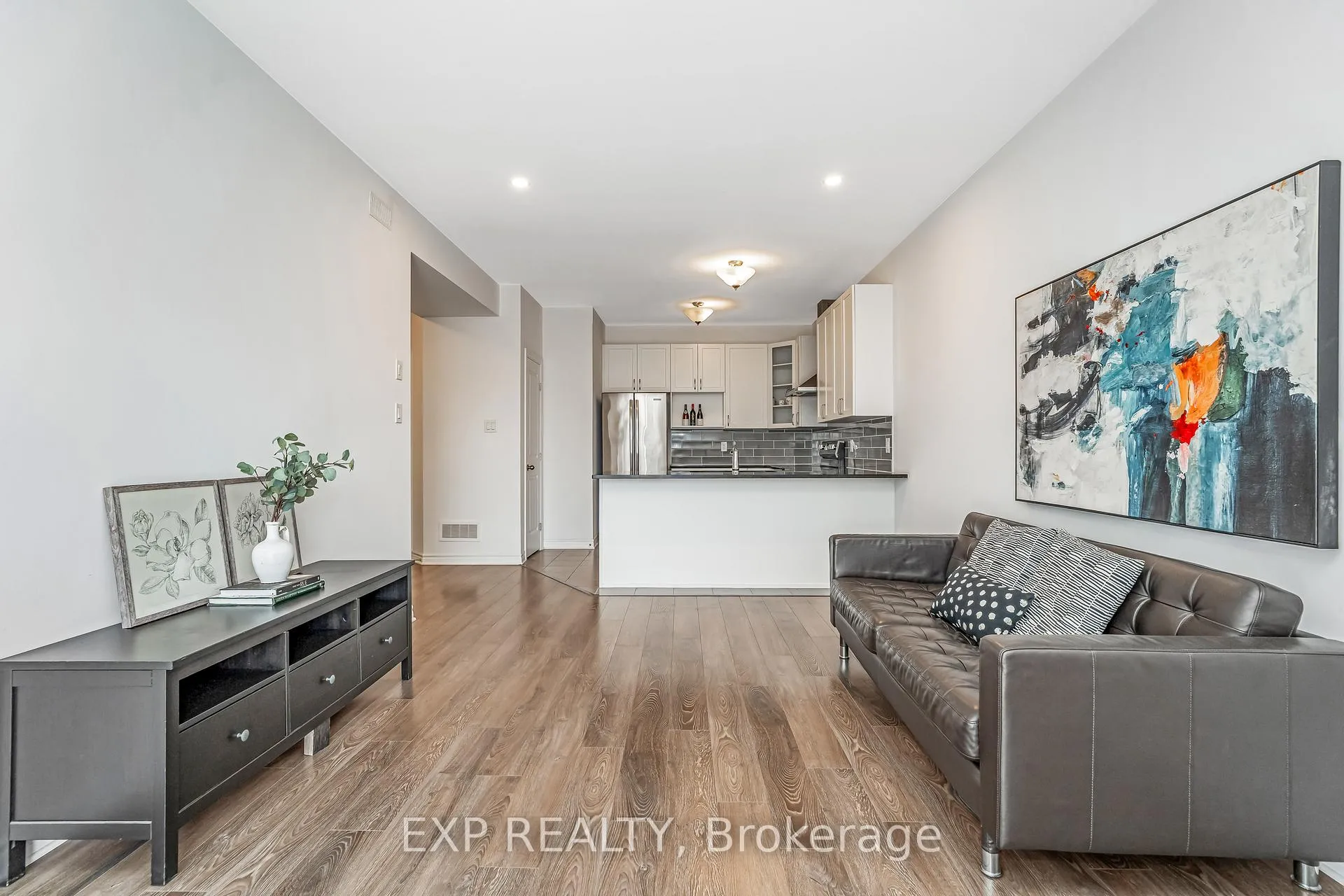 Photo 6 of 72 Dun Skipper Drive, Ottawa, Blossom Park/Kemp Park/Findlay Creek — HOMEH
