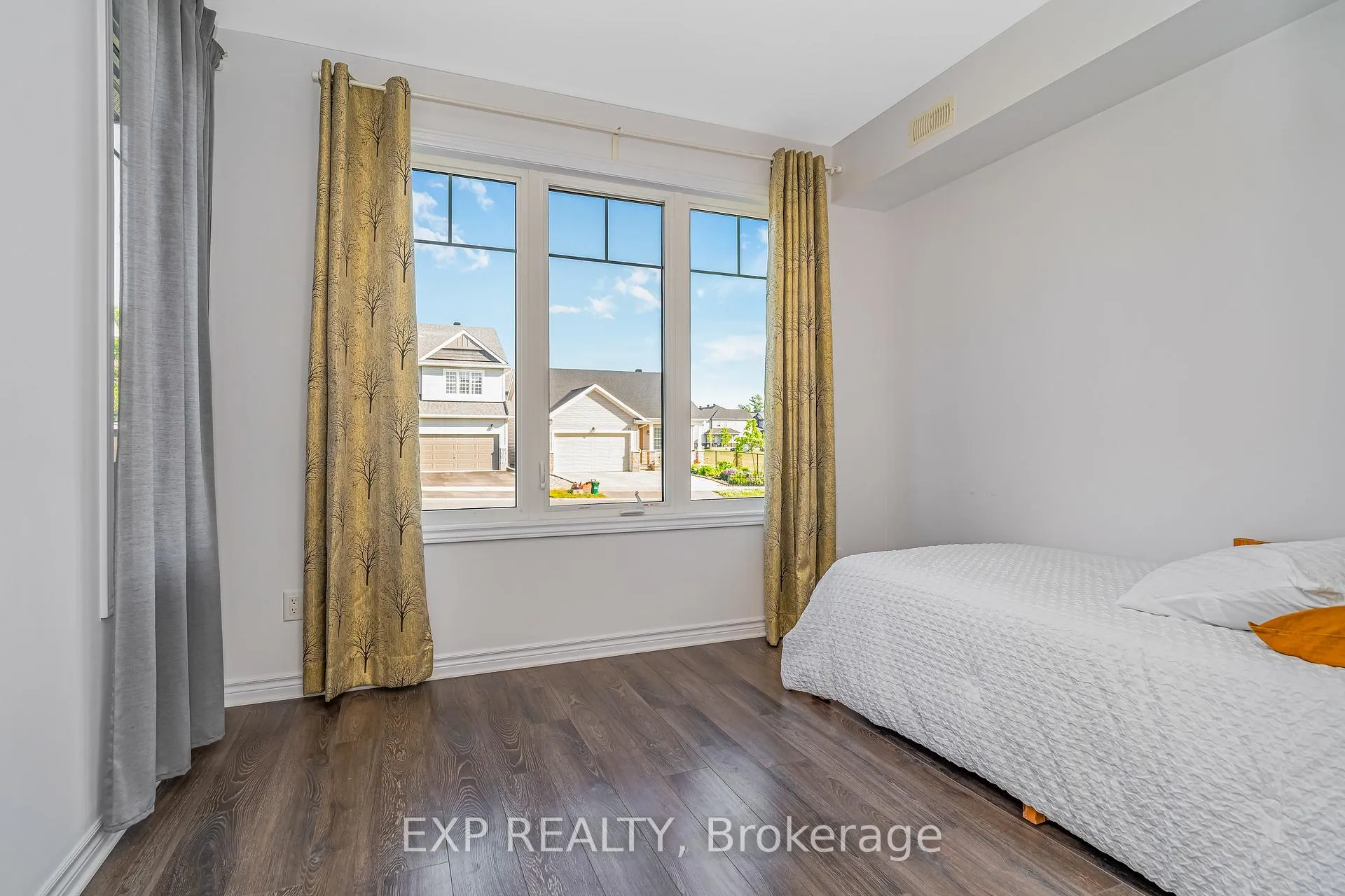 Photo 18 of 72 Dun Skipper Drive, Ottawa, Blossom Park/Kemp Park/Findlay Creek — HOMEH