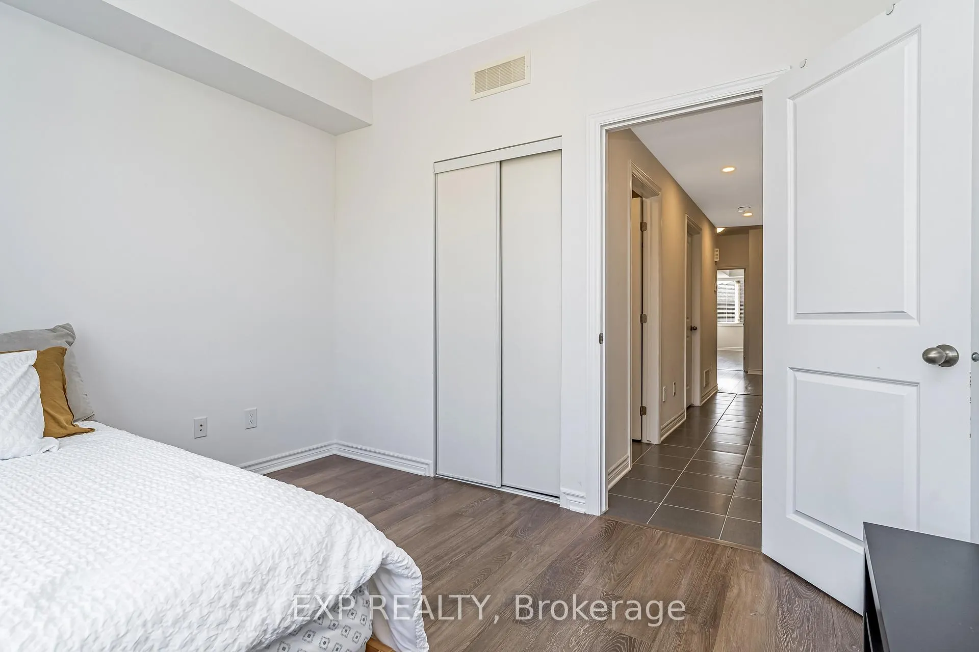 Photo 19 of 72 Dun Skipper Drive, Ottawa, Blossom Park/Kemp Park/Findlay Creek — HOMEH