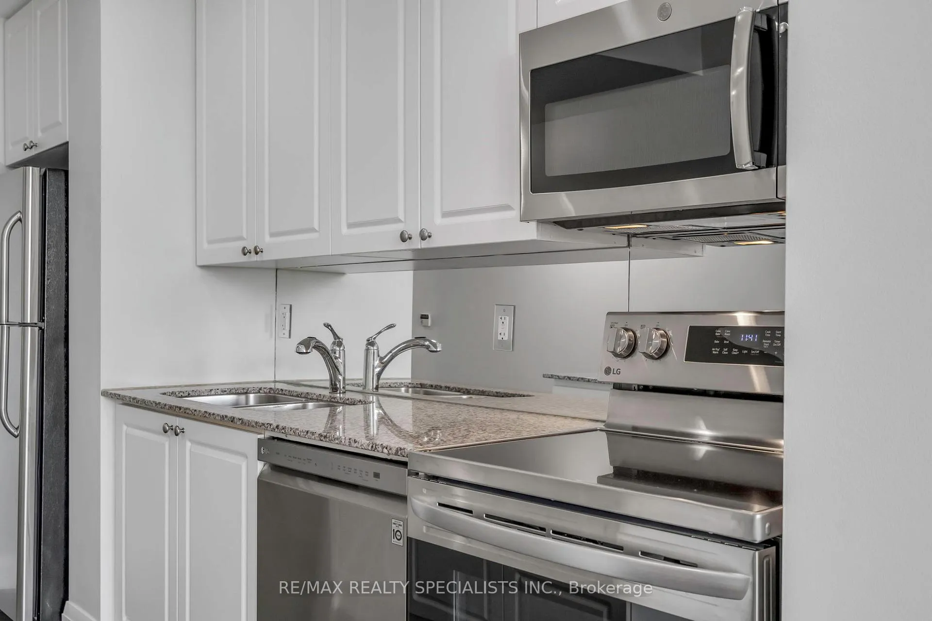 Photo 12 of Unit 309, 225 Webb Drive, Mississauga, City Centre — HOMEH