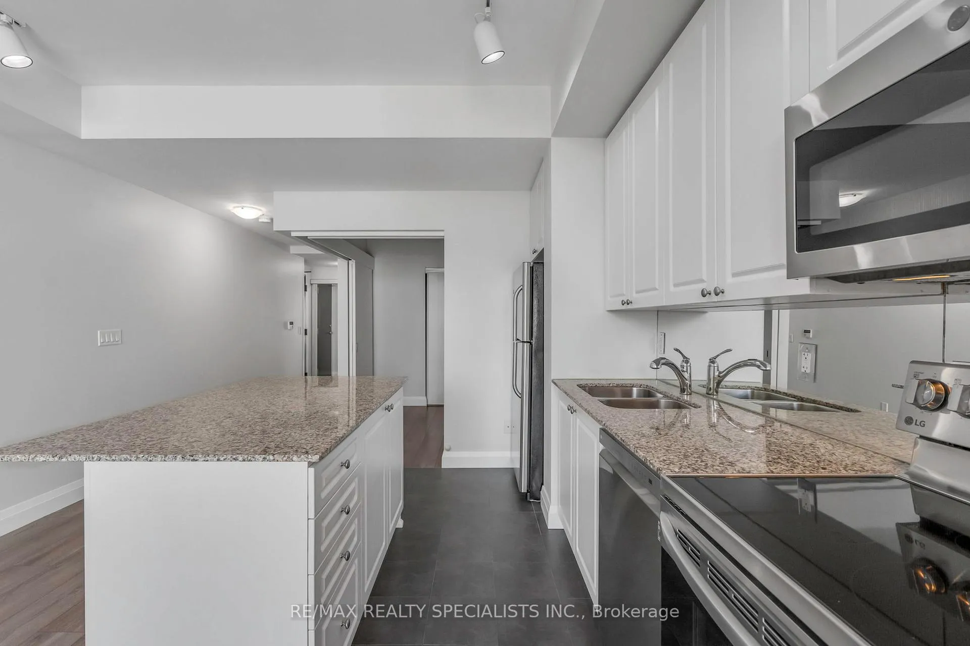 Photo 15 of Unit 309, 225 Webb Drive, Mississauga, City Centre — HOMEH