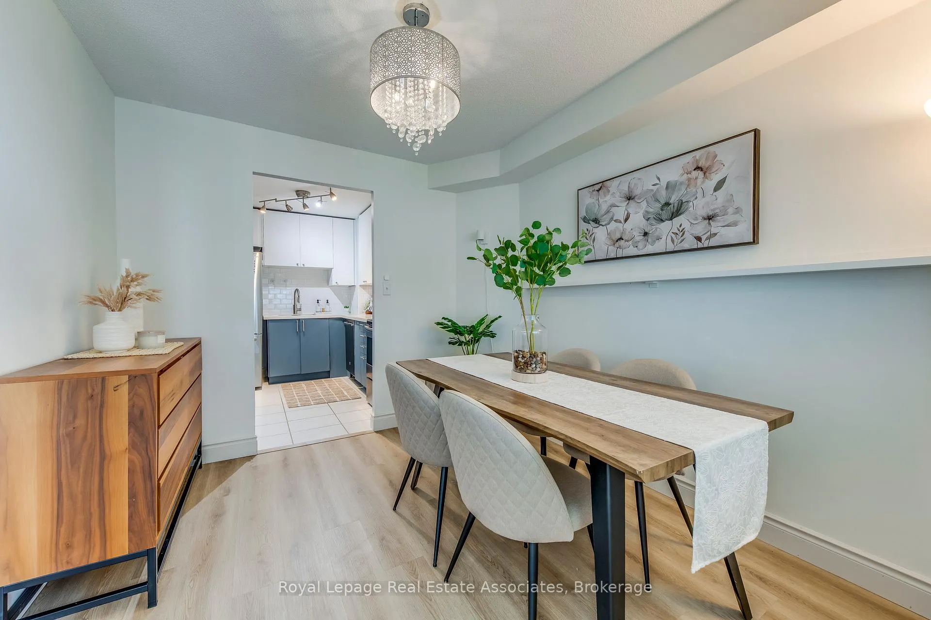 Photo 9 of Unit 901, 155 Hillcrest Avenue, Mississauga, Cooksville — HOMEH