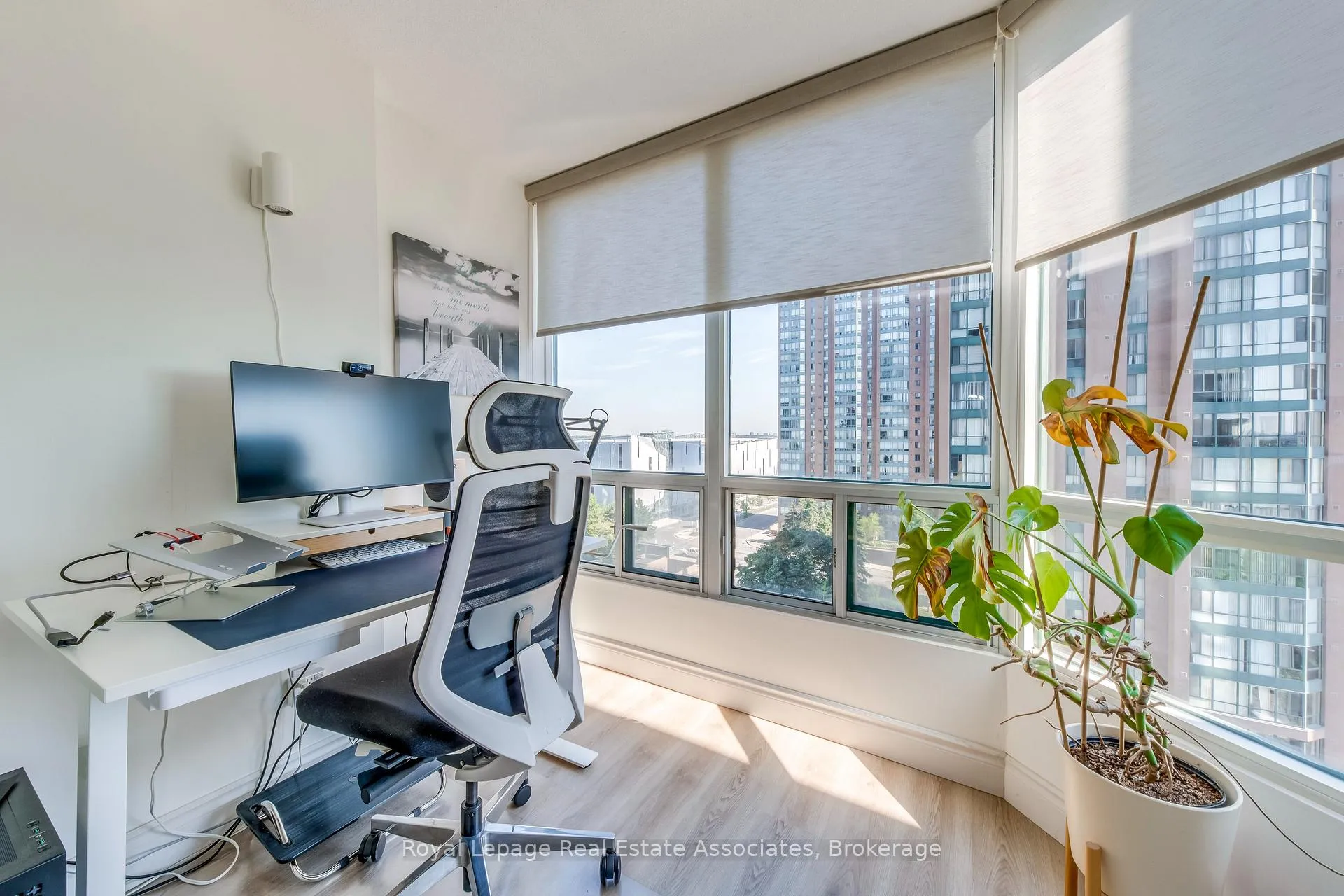 Photo 13 of Unit 901, 155 Hillcrest Avenue, Mississauga, Cooksville — HOMEH