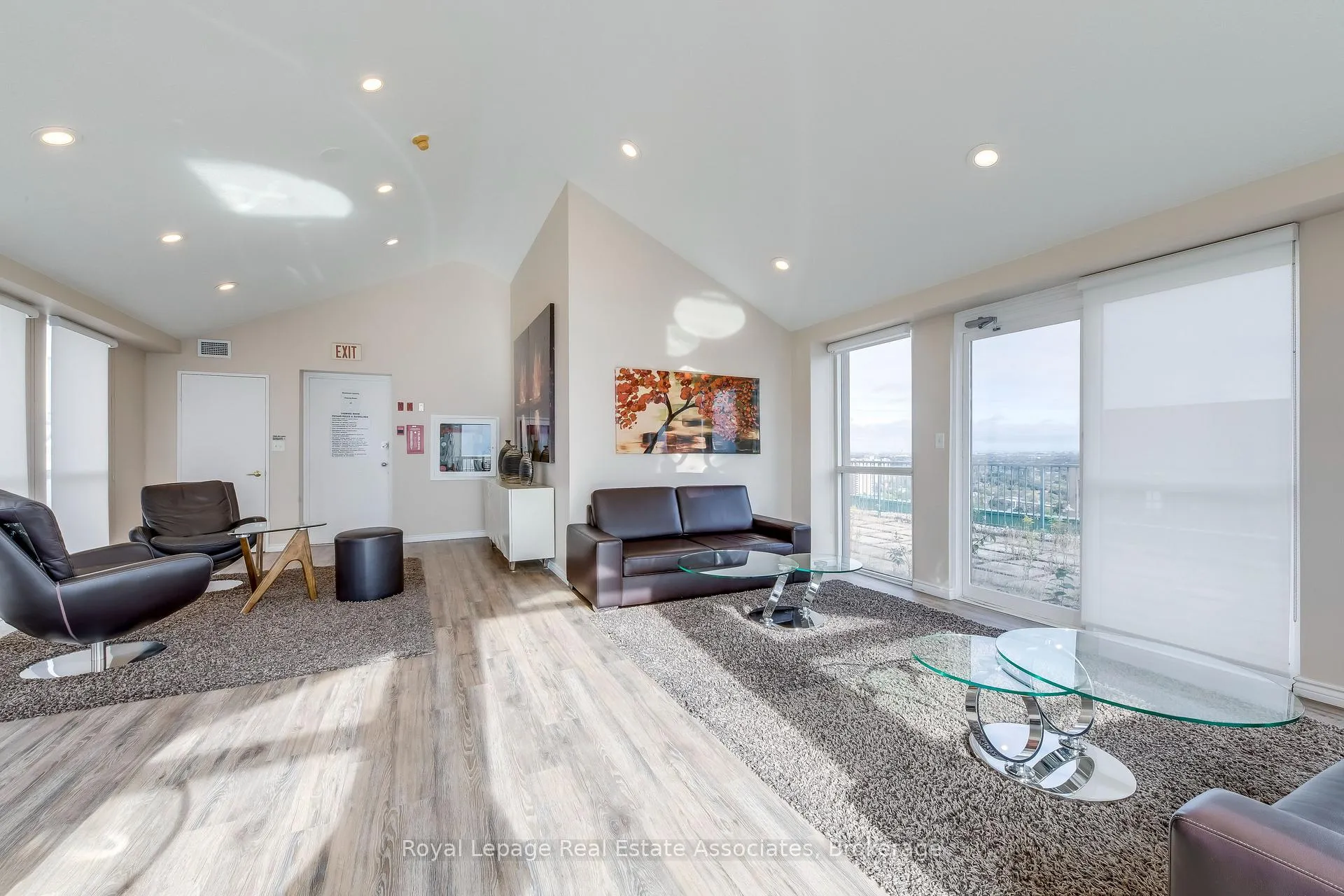 Photo 20 of Unit 901, 155 Hillcrest Avenue, Mississauga, Cooksville — HOMEH
