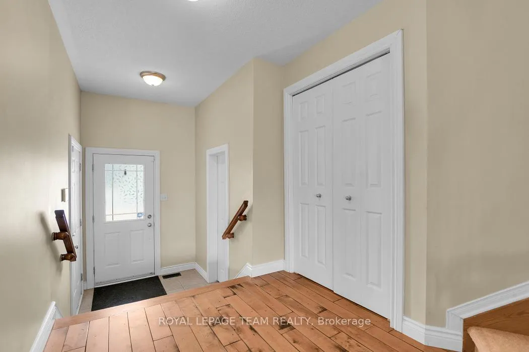 Photo 5 of 2047 Dunollie Crescent, Ottawa, Kanata - Morgan's Grant/South March — HOMEH