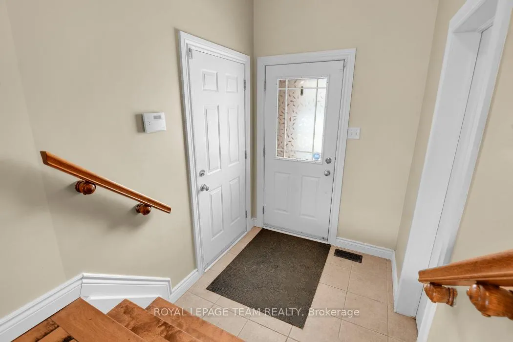 Photo 6 of 2047 Dunollie Crescent, Ottawa, Kanata - Morgan's Grant/South March — HOMEH