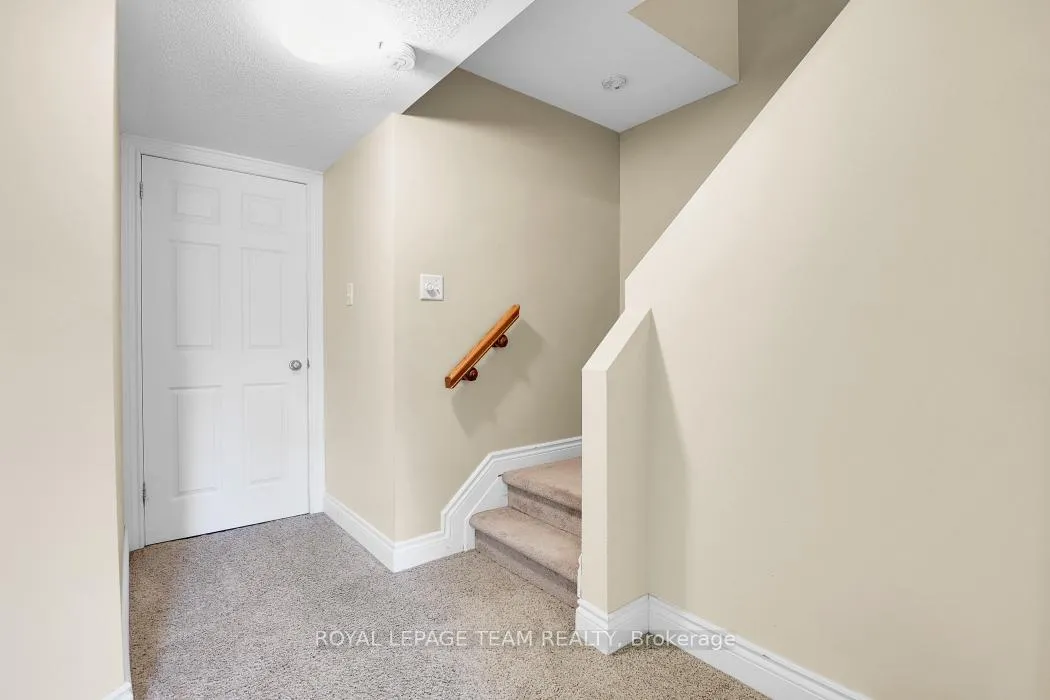 Photo 30 of 2047 Dunollie Crescent, Ottawa, Kanata - Morgan's Grant/South March — HOMEH