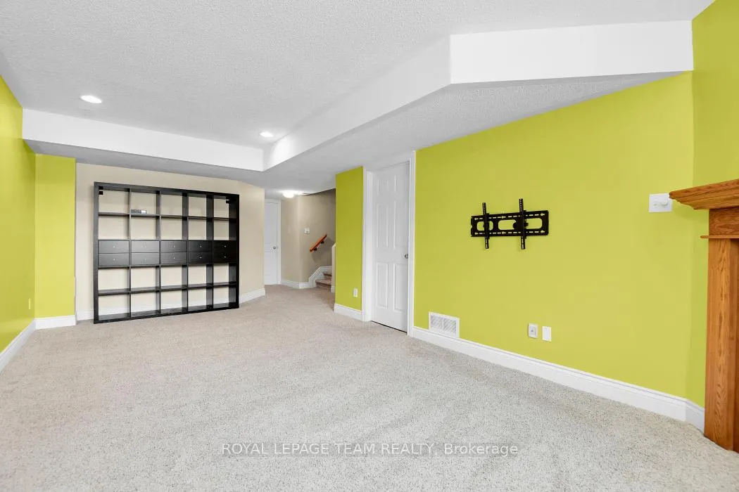 Photo 32 of 2047 Dunollie Crescent, Ottawa, Kanata - Morgan's Grant/South March — HOMEH