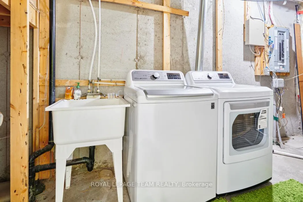 Photo 35 of 2047 Dunollie Crescent, Ottawa, Kanata - Morgan's Grant/South March — HOMEH