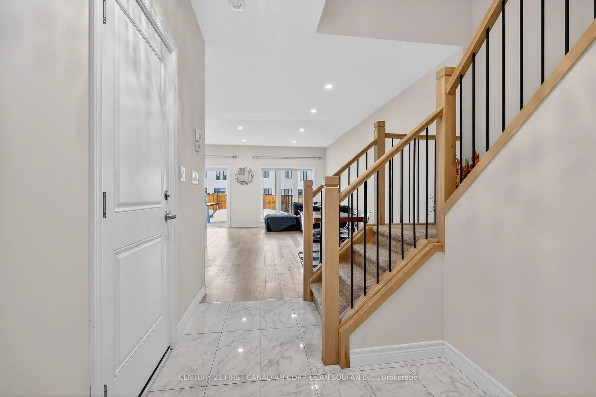 Photo 5 of 111 Winlow Way, Middlesex Centre, Rural Middlesex Centre — HOMEH