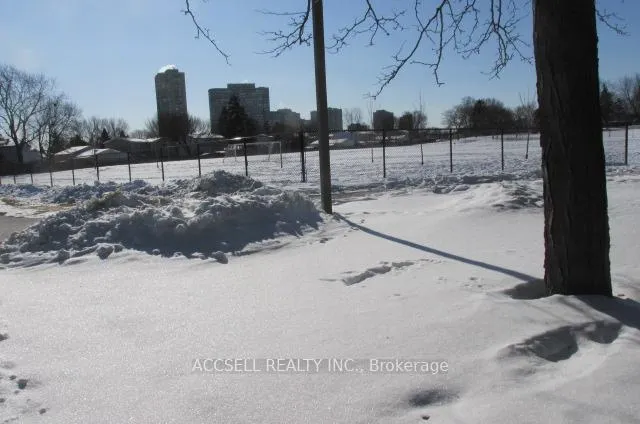 Photo 11 of Unit 304, 35 Via Rosedale, Brampton, Sandringham-Wellington — HOMEH
