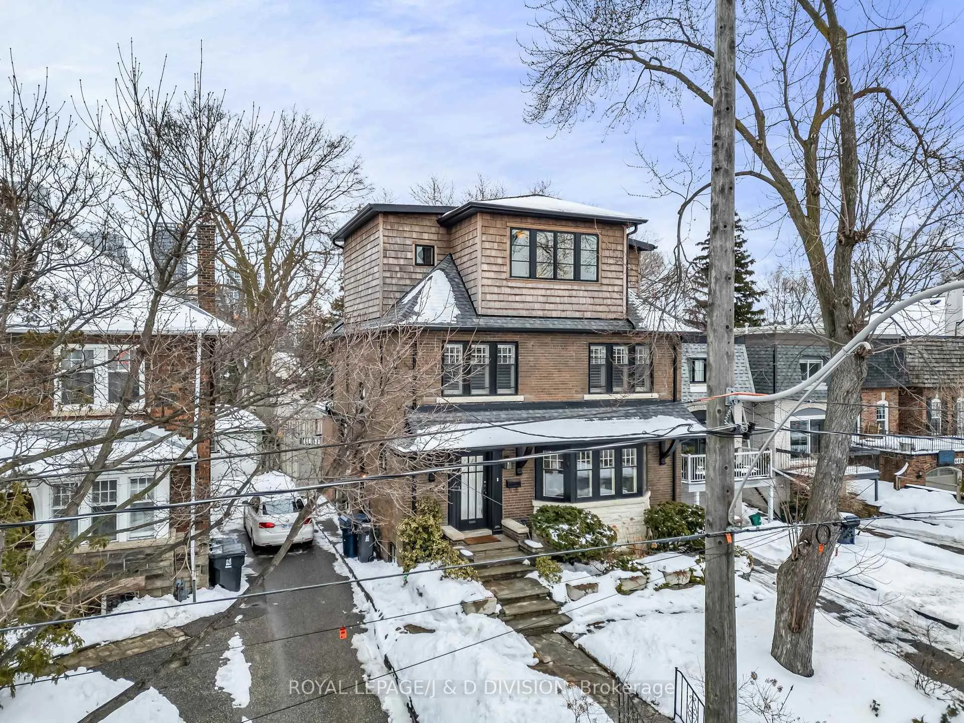 Front of 453 Oriole Parkway