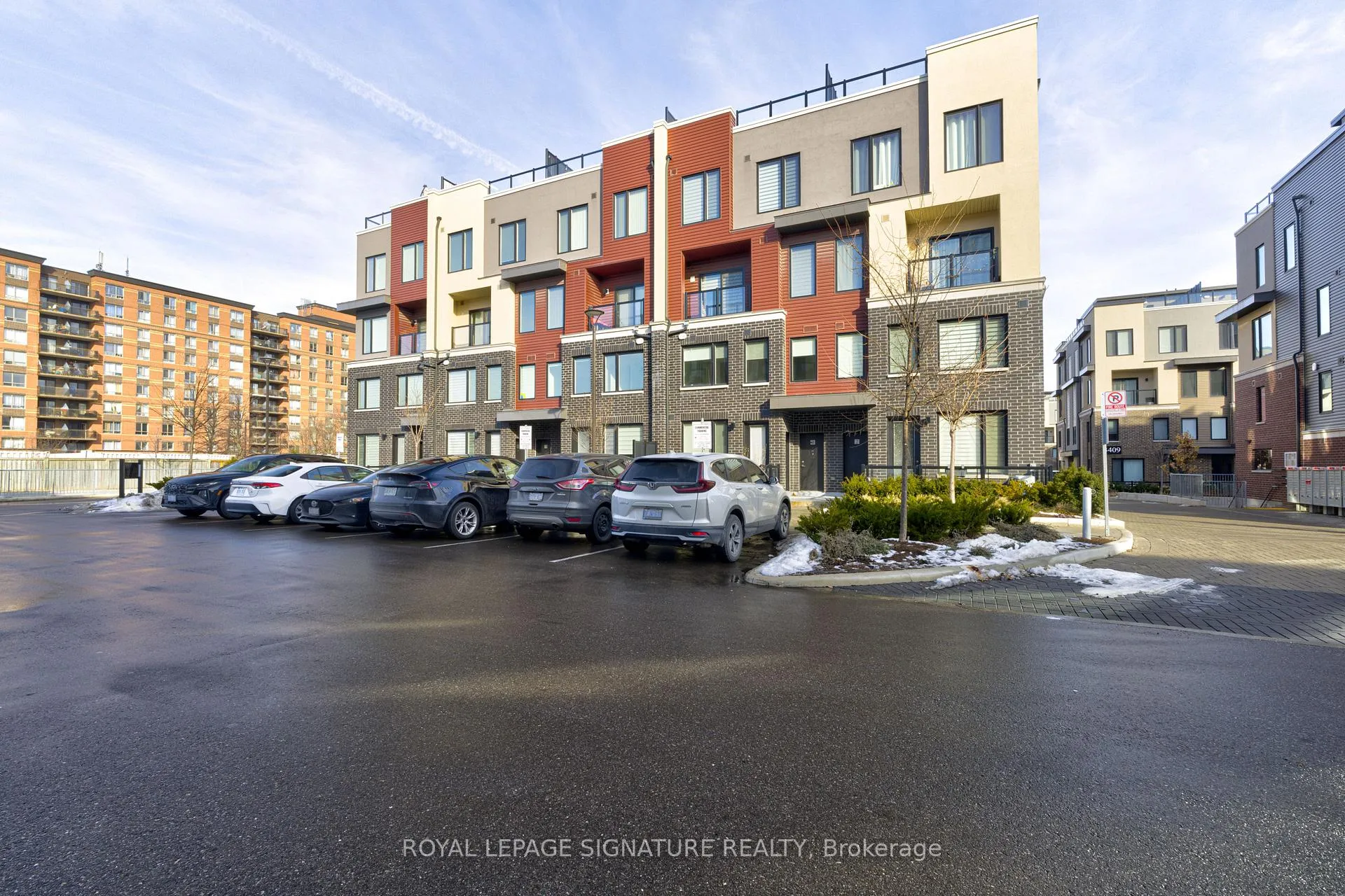 Photo 1 of Unit 4, 3429 Ridgeway Drive, Mississauga, Erin Mills — HOMEH