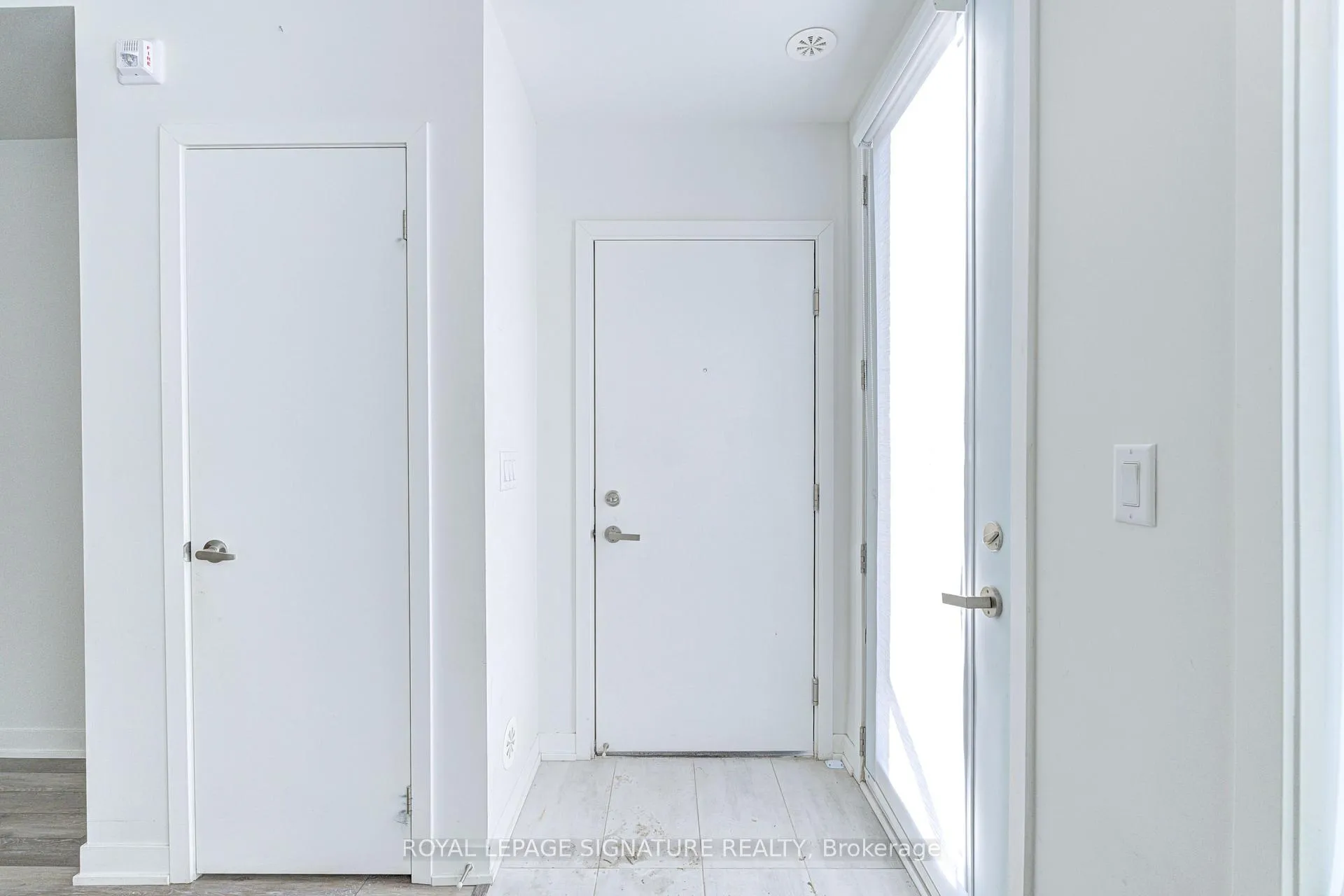 Photo 4 of Unit 4, 3429 Ridgeway Drive, Mississauga, Erin Mills — HOMEH