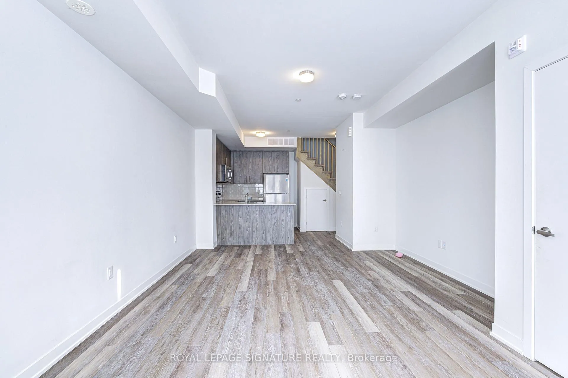 Photo 6 of Unit 4, 3429 Ridgeway Drive, Mississauga, Erin Mills — HOMEH
