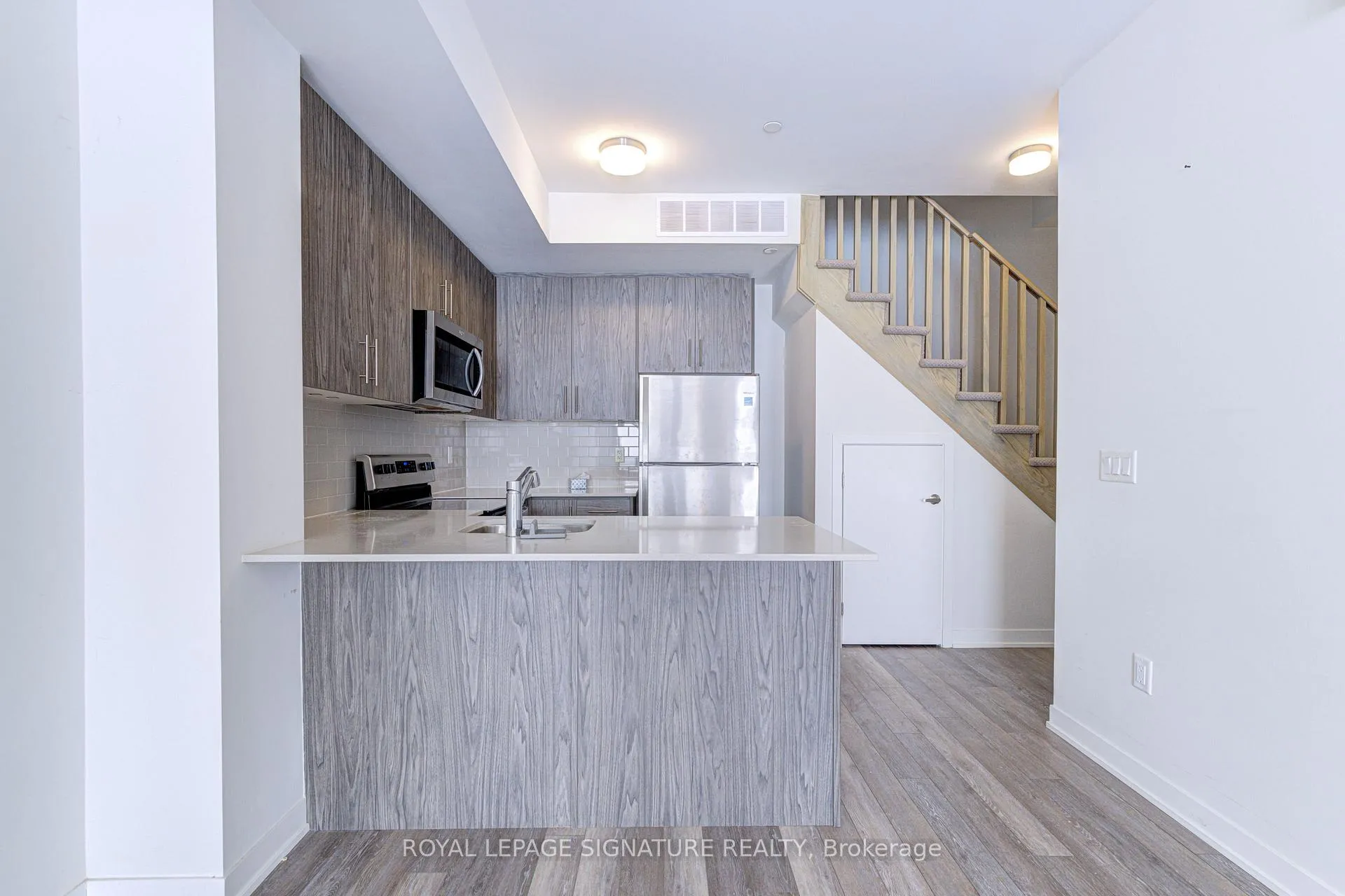 Photo 12 of Unit 4, 3429 Ridgeway Drive, Mississauga, Erin Mills — HOMEH