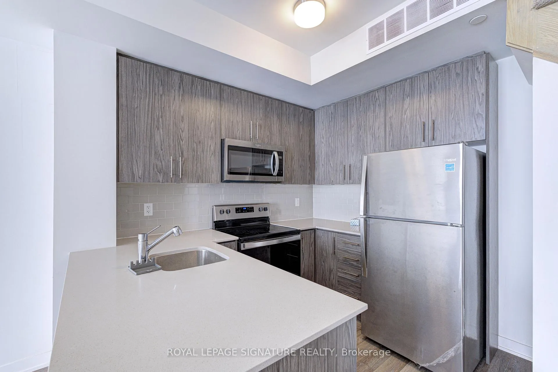 Photo 16 of Unit 4, 3429 Ridgeway Drive, Mississauga, Erin Mills — HOMEH