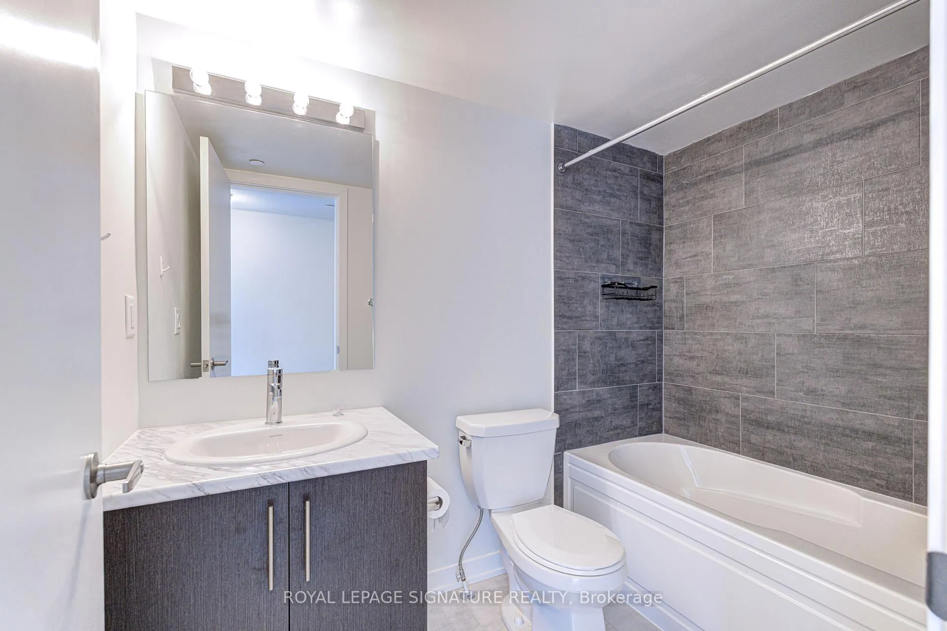 Photo 20 of Unit 4, 3429 Ridgeway Drive, Mississauga, Erin Mills — HOMEH