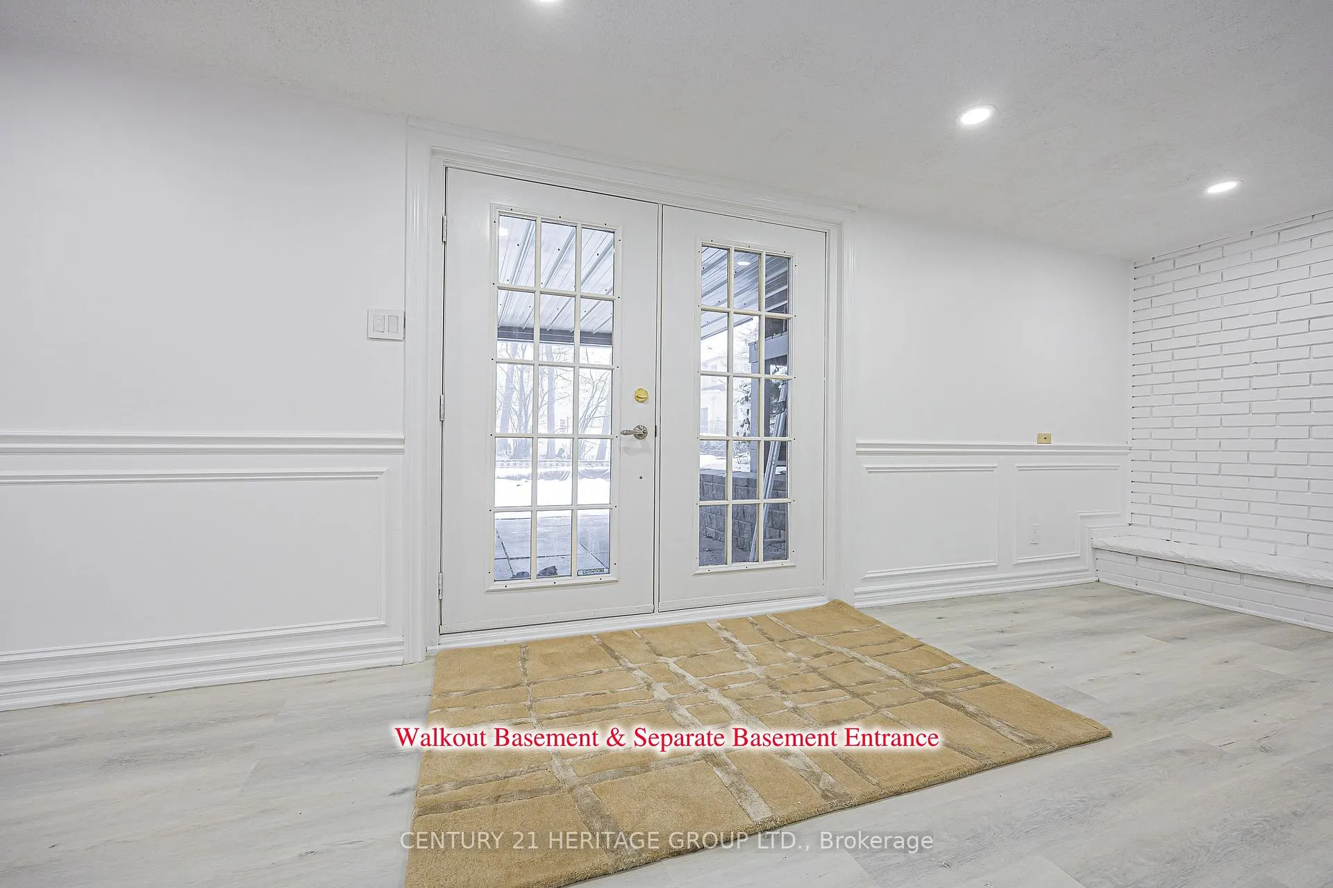 Photo 2 of Unit Bsmt, 60 Fairway Drive, Aurora, Aurora Highlands — HOMEH